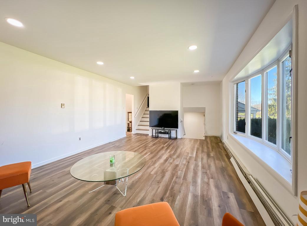 COLLEGE PARK - Residential