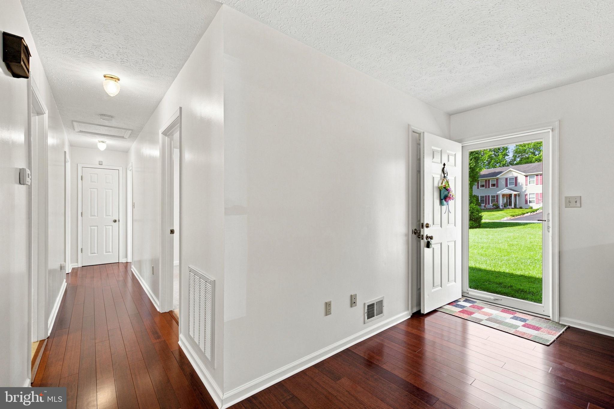 732 DUCHESS WAY