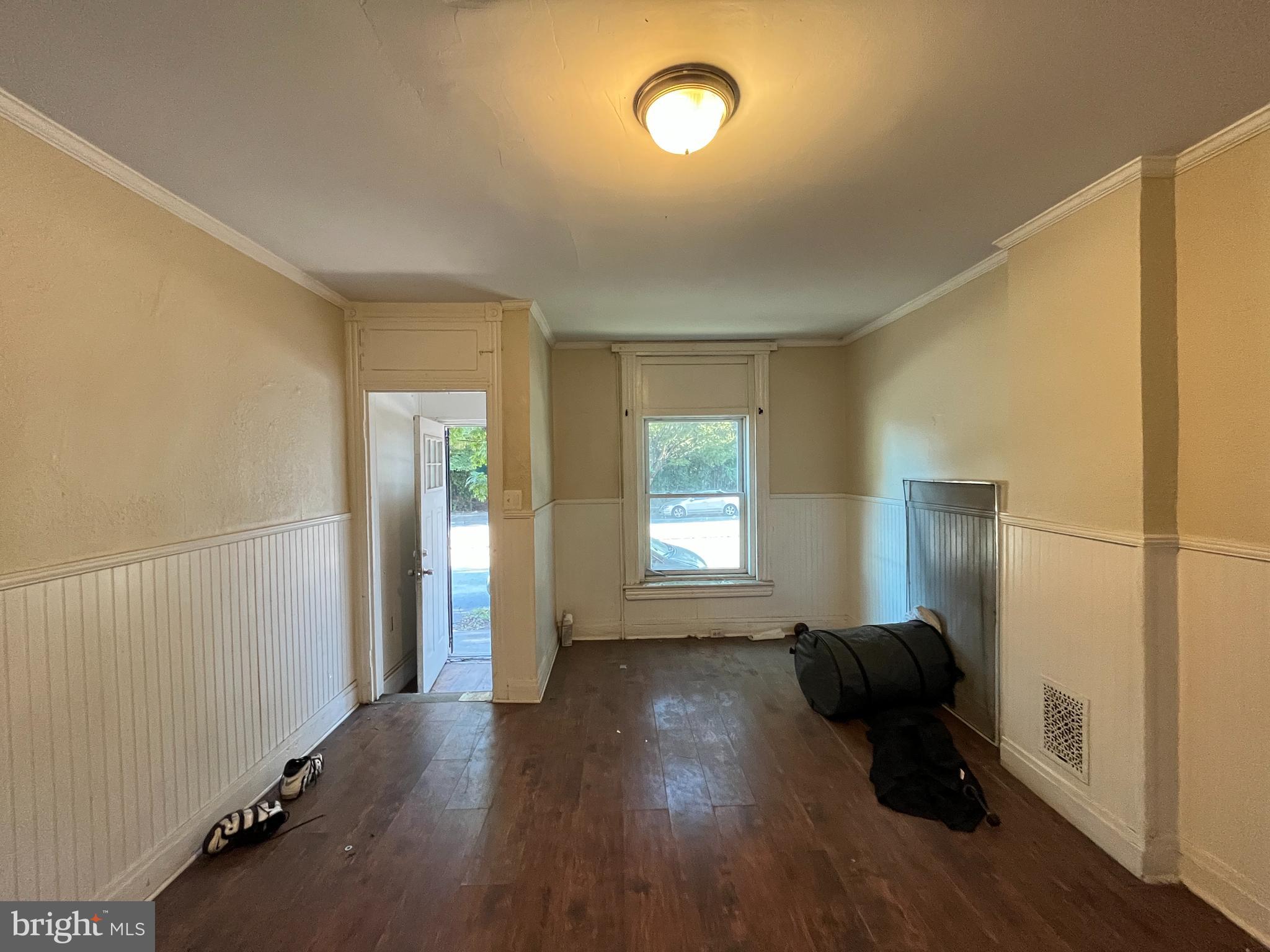 MILL HILL - Residential