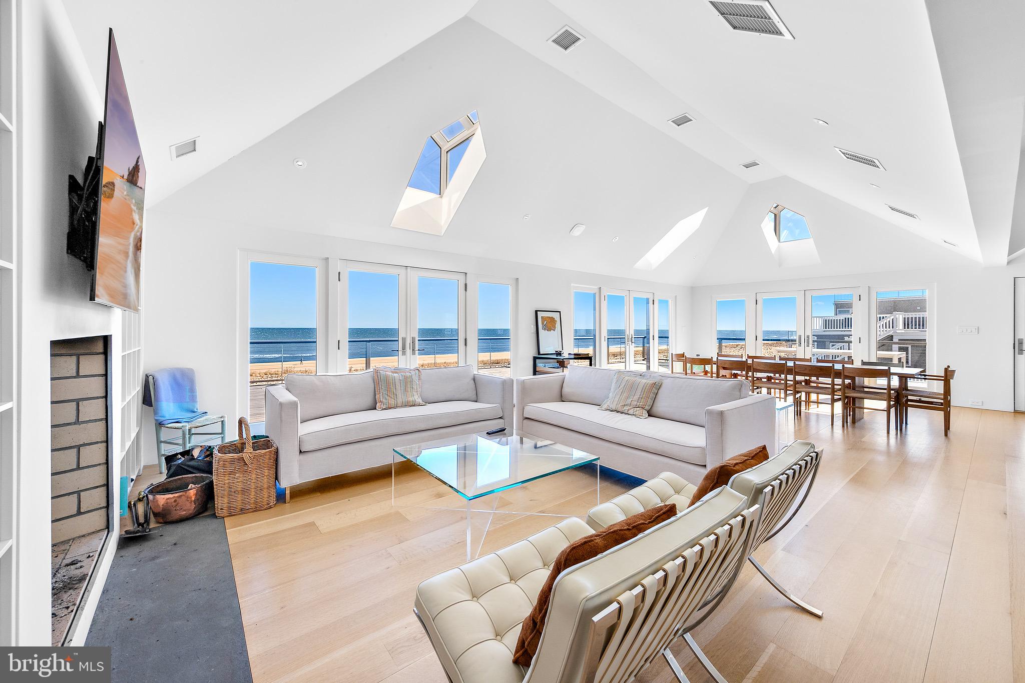 1039 LONG BEACH BLVD., B & C