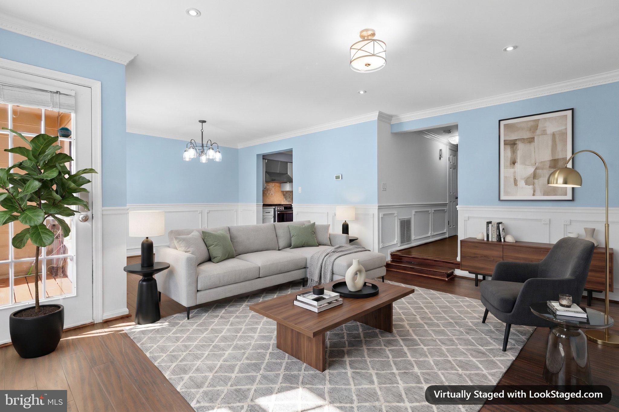21834 FORMOSA SQUARE
