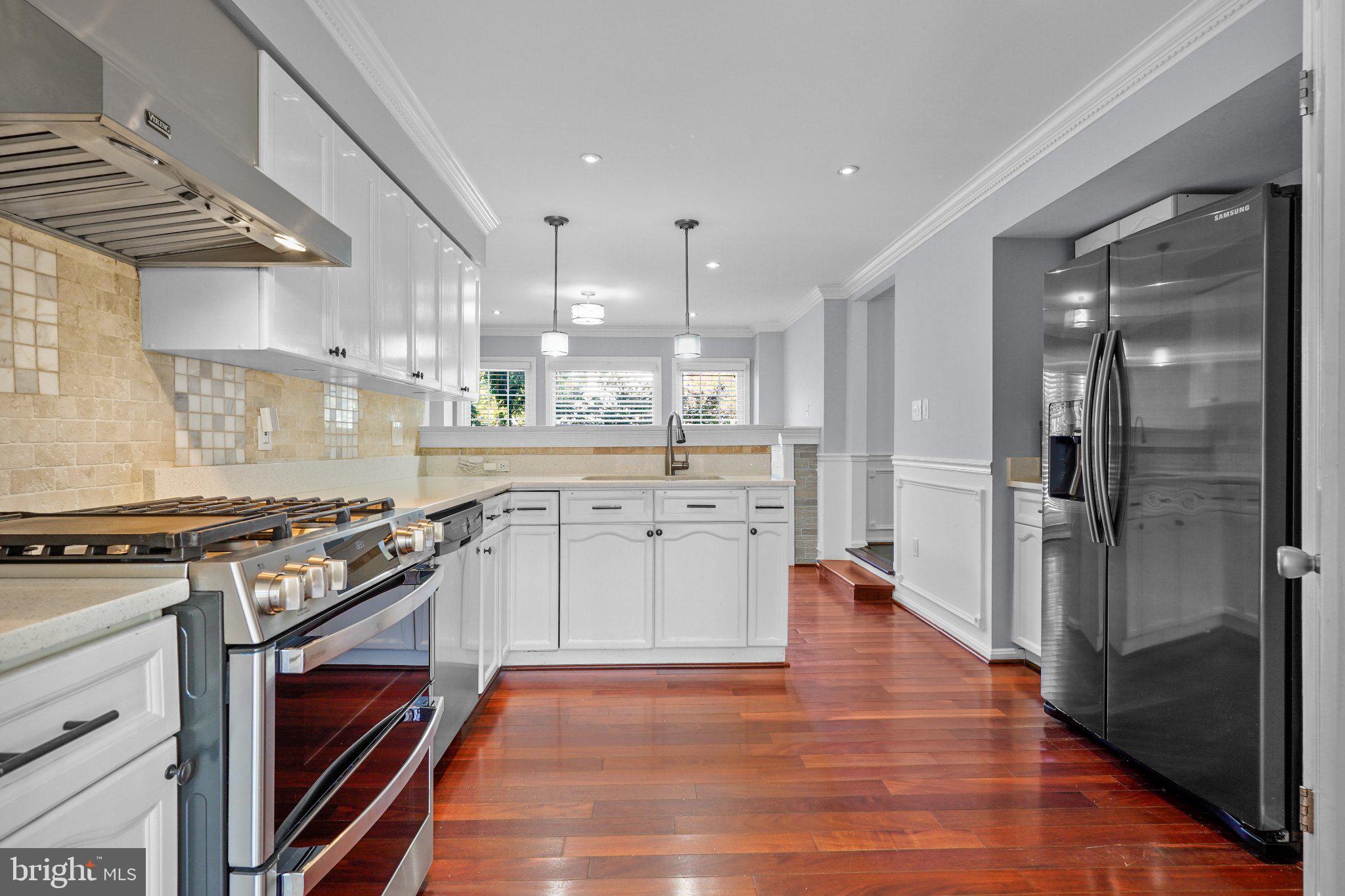 21834 FORMOSA SQUARE