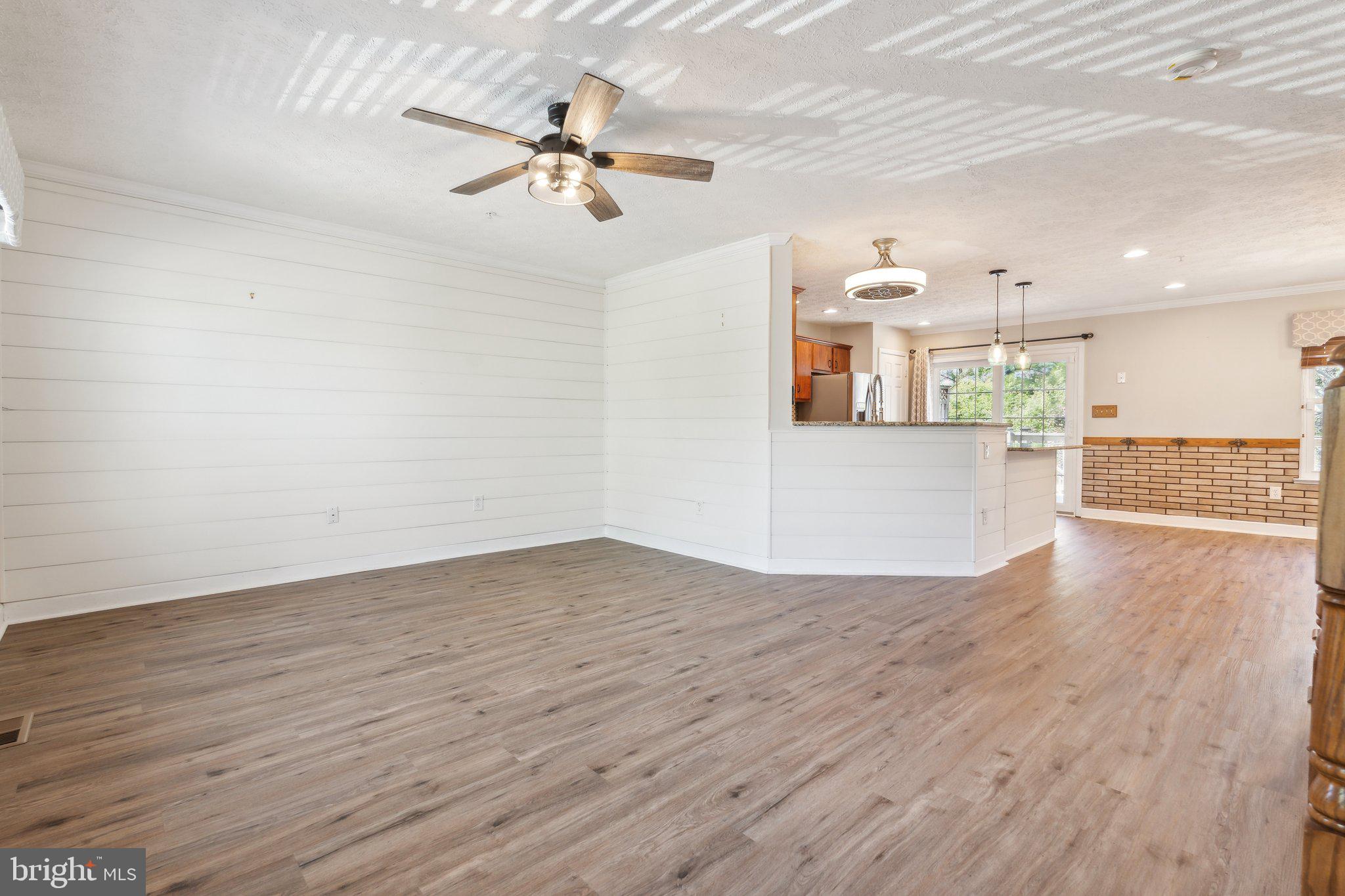 WATERFORD - Residential Lease