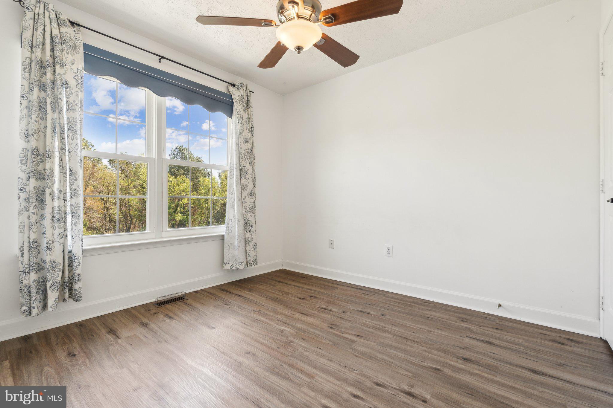 WATERFORD - Residential Lease