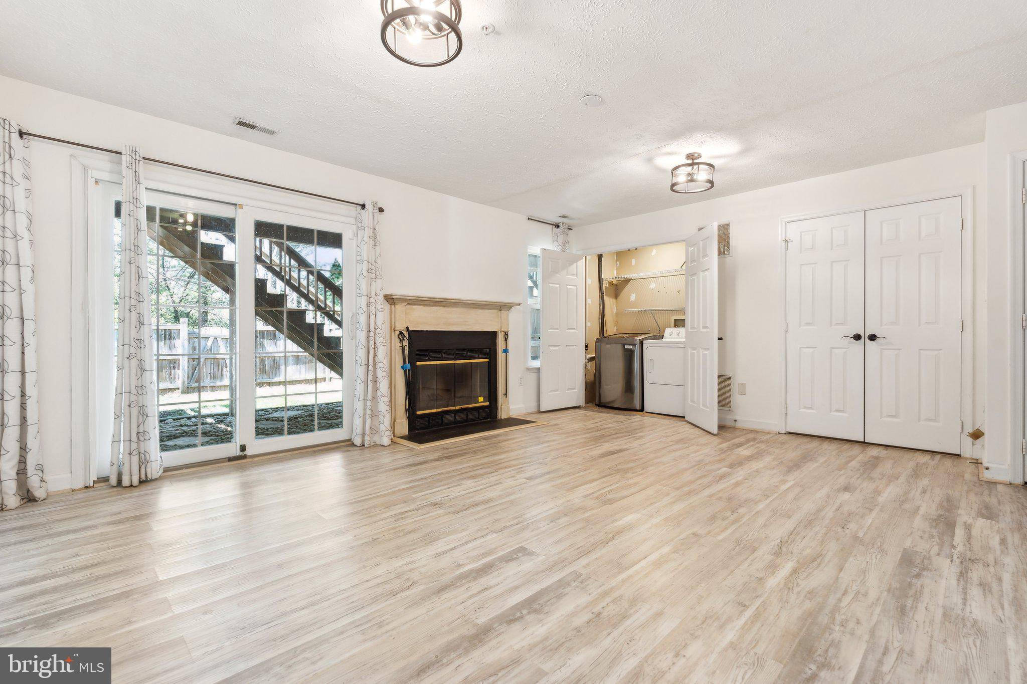 WATERFORD - Residential Lease