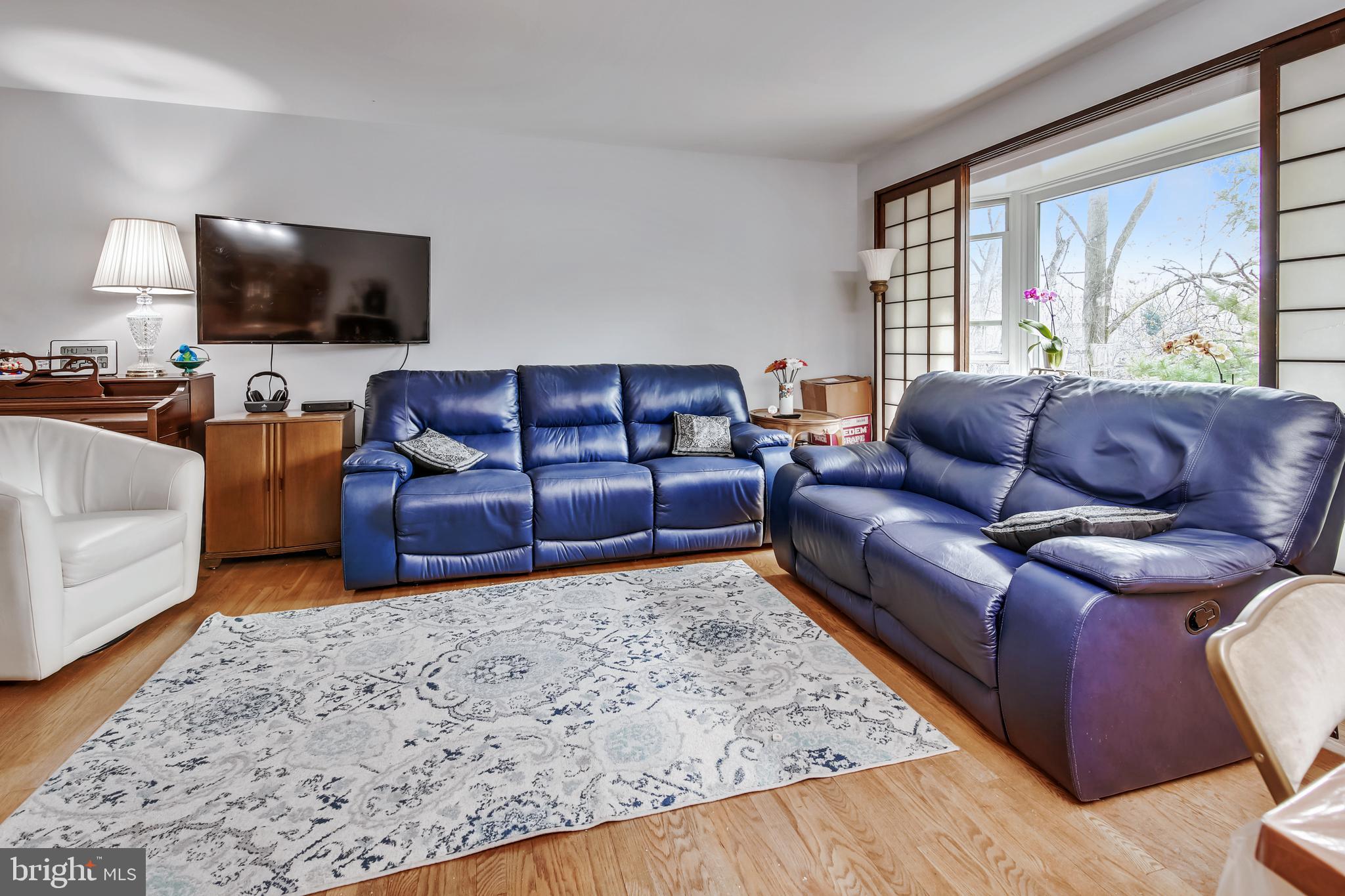 KEMP MILL ESTATES - Residential