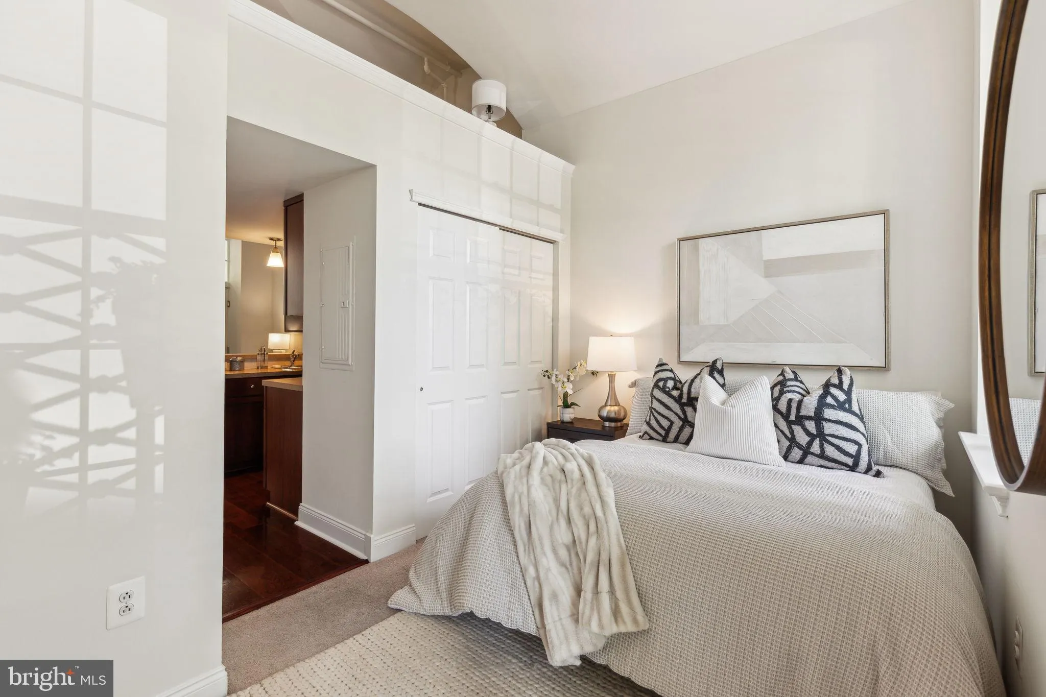 Philadelphia, Pennsylvania 19146, United States, 1 Bedroom Bedrooms, ,1 BathroomBathrooms,Residential,Contingent,127664