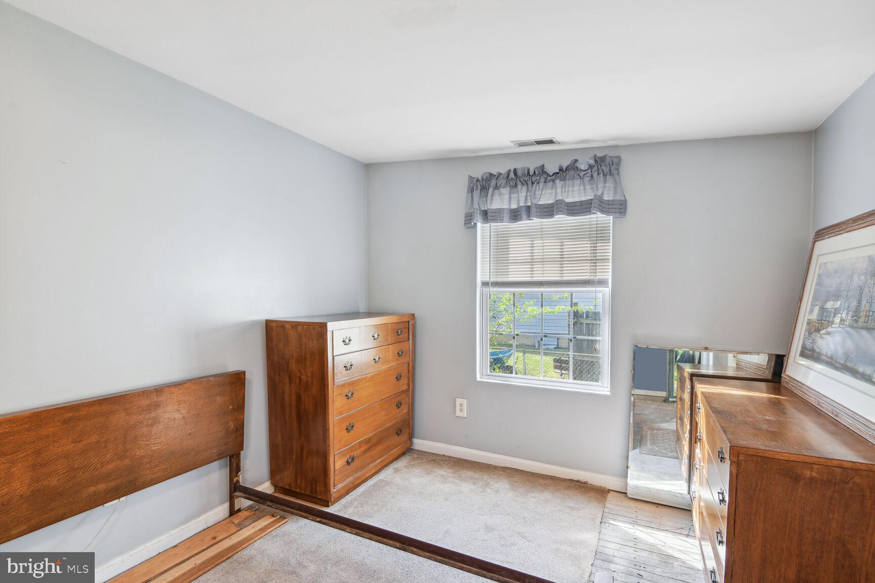 WOODLAND BEACH - Residential