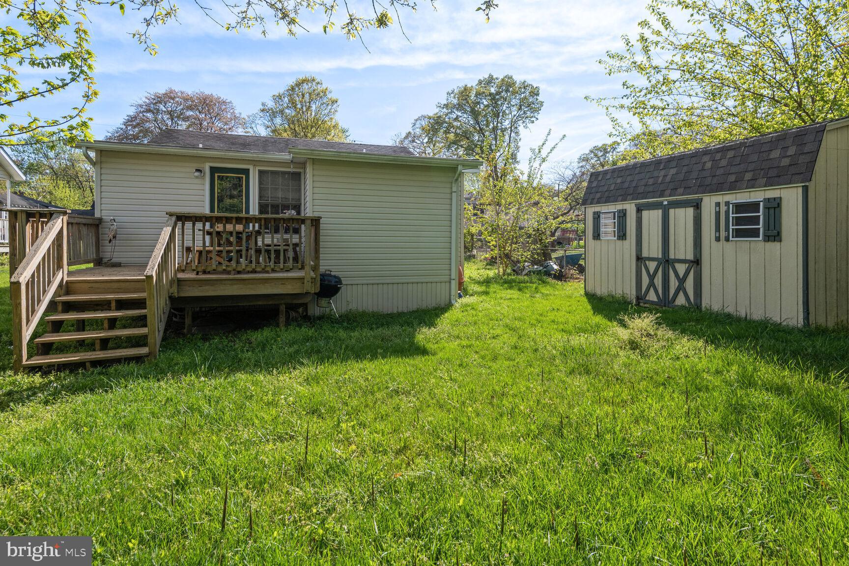 WOODLAND BEACH - Residential