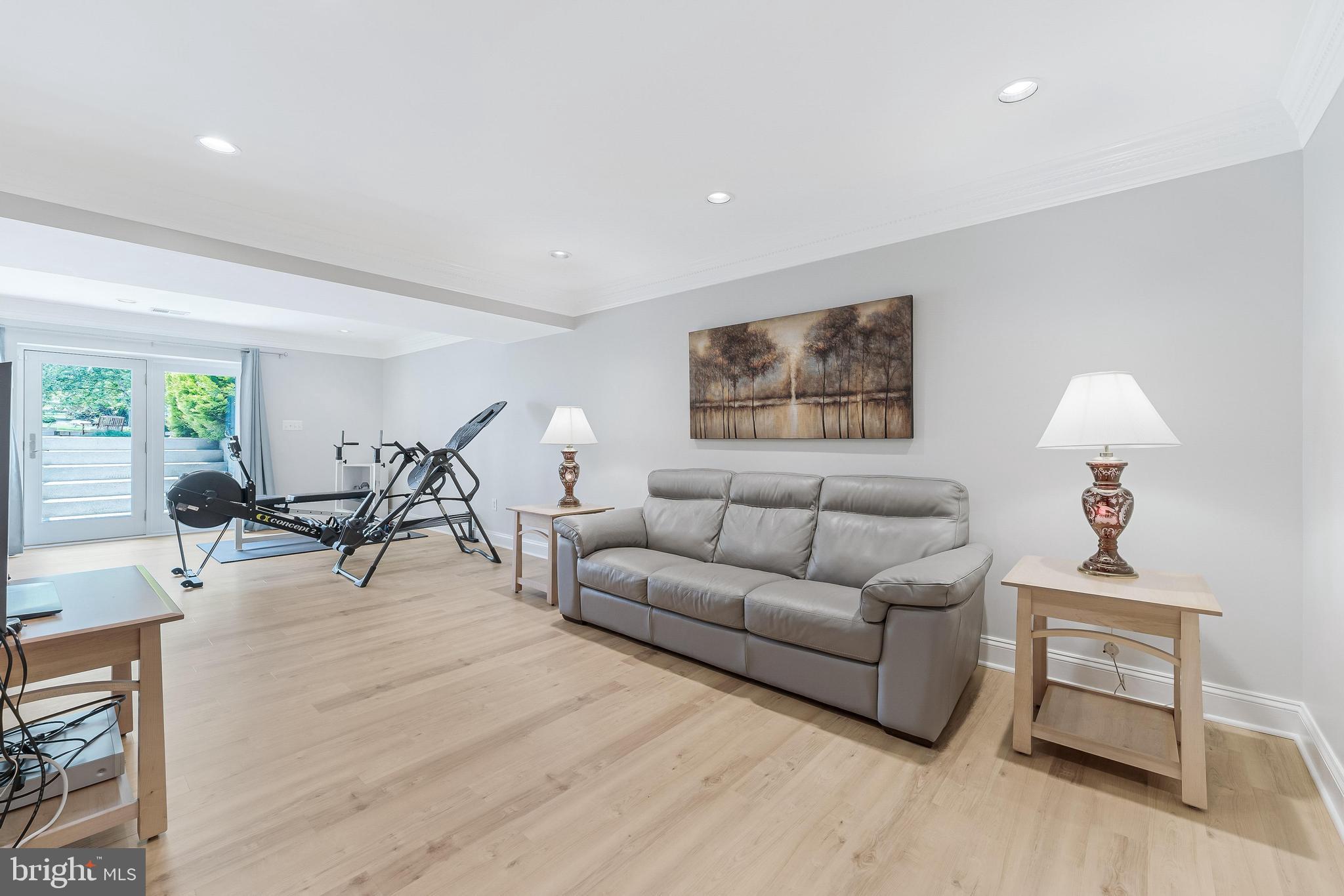 DUTCHMANS CREEK HAMLET - Residential