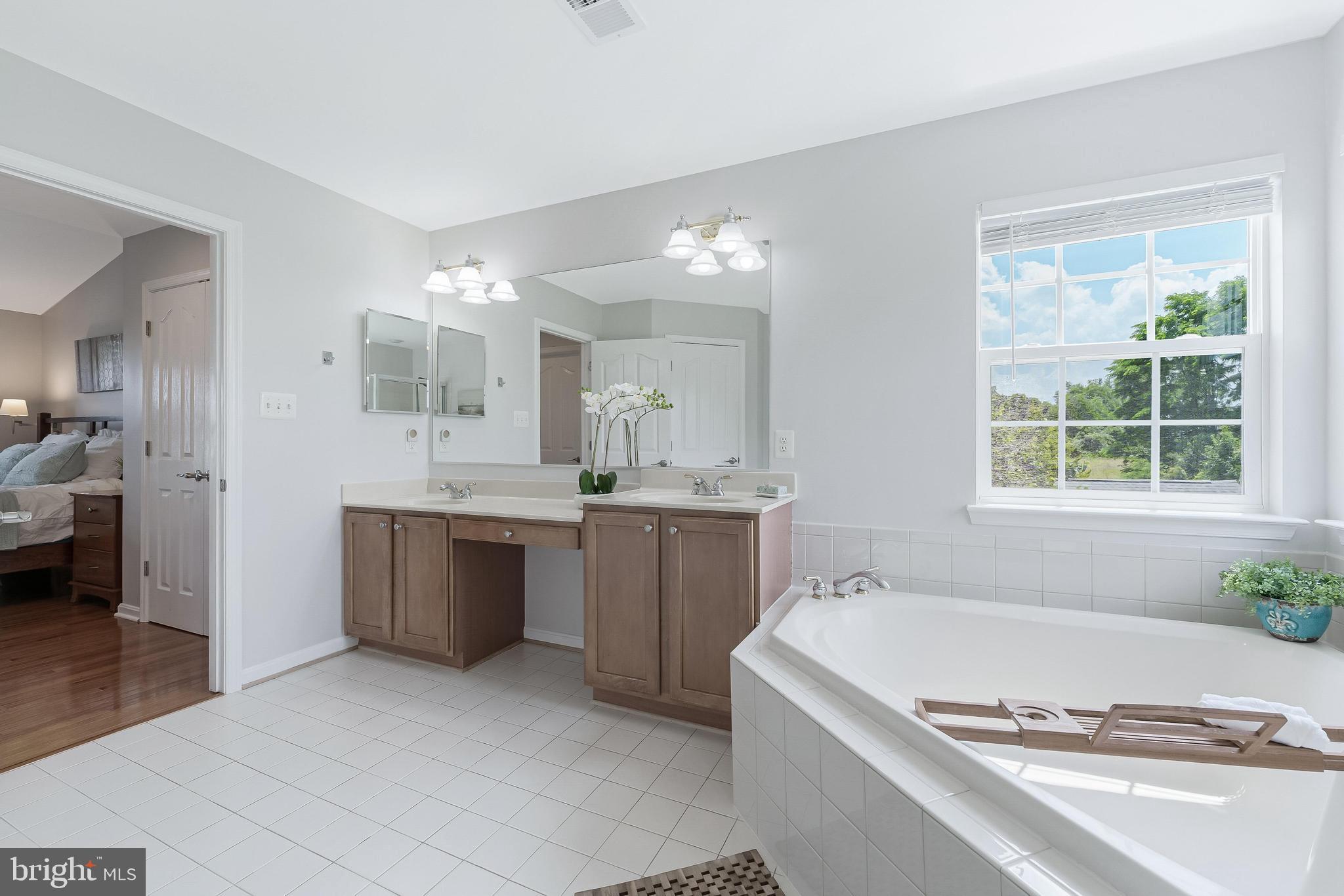 DUTCHMANS CREEK HAMLET - Residential