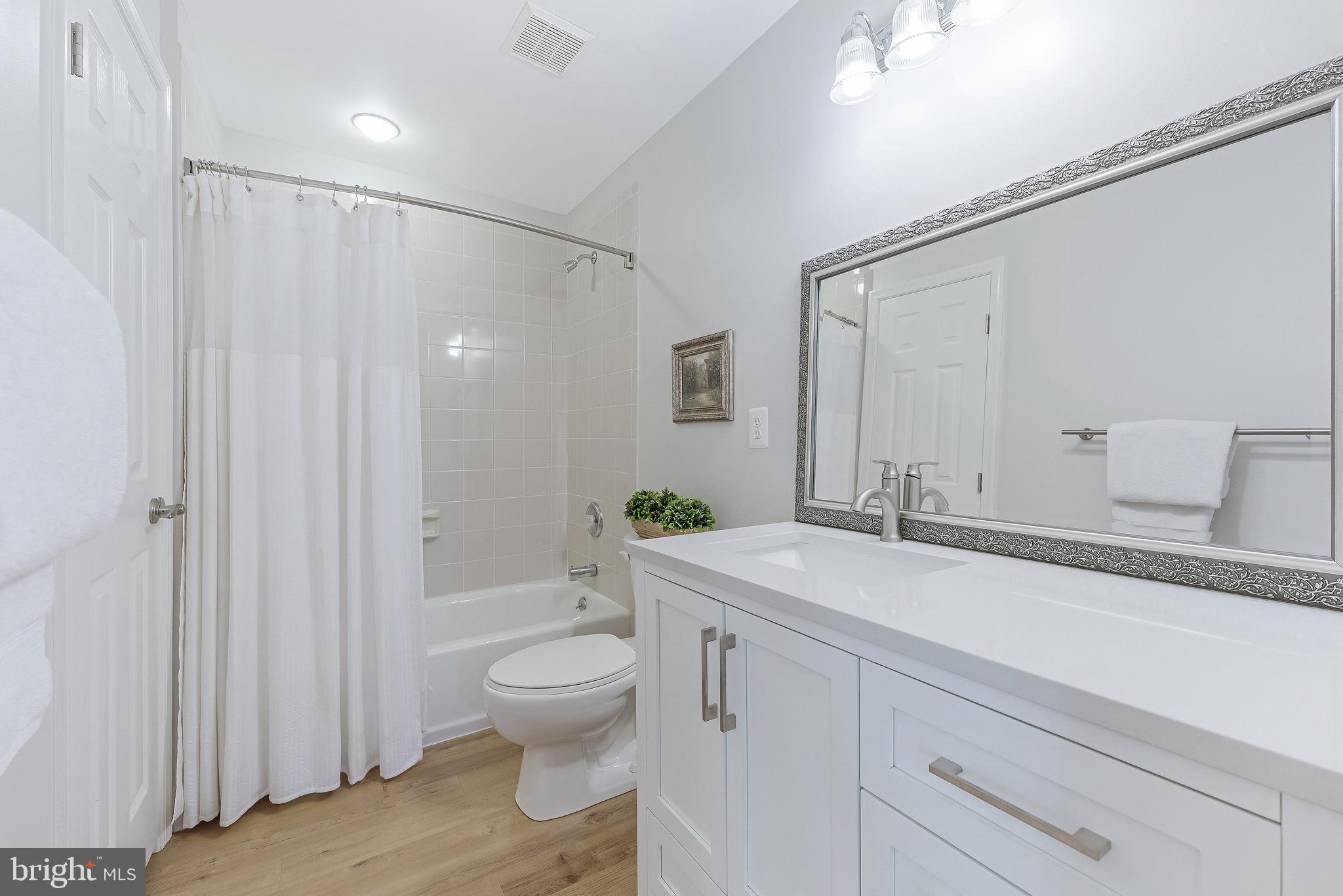 DUTCHMANS CREEK HAMLET - Residential