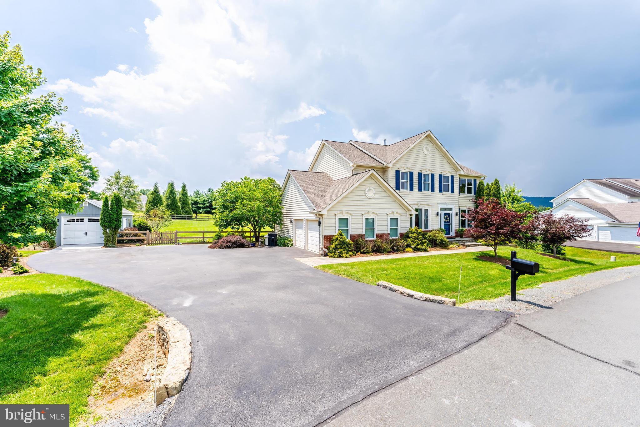 DUTCHMANS CREEK HAMLET - Residential