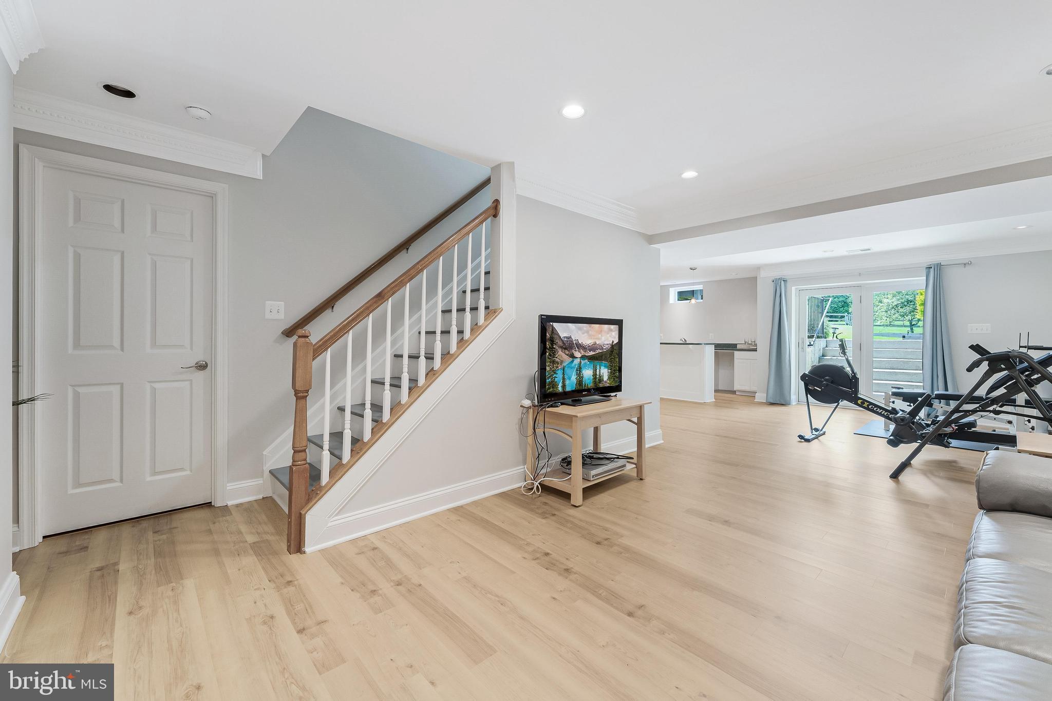 DUTCHMANS CREEK HAMLET - Residential