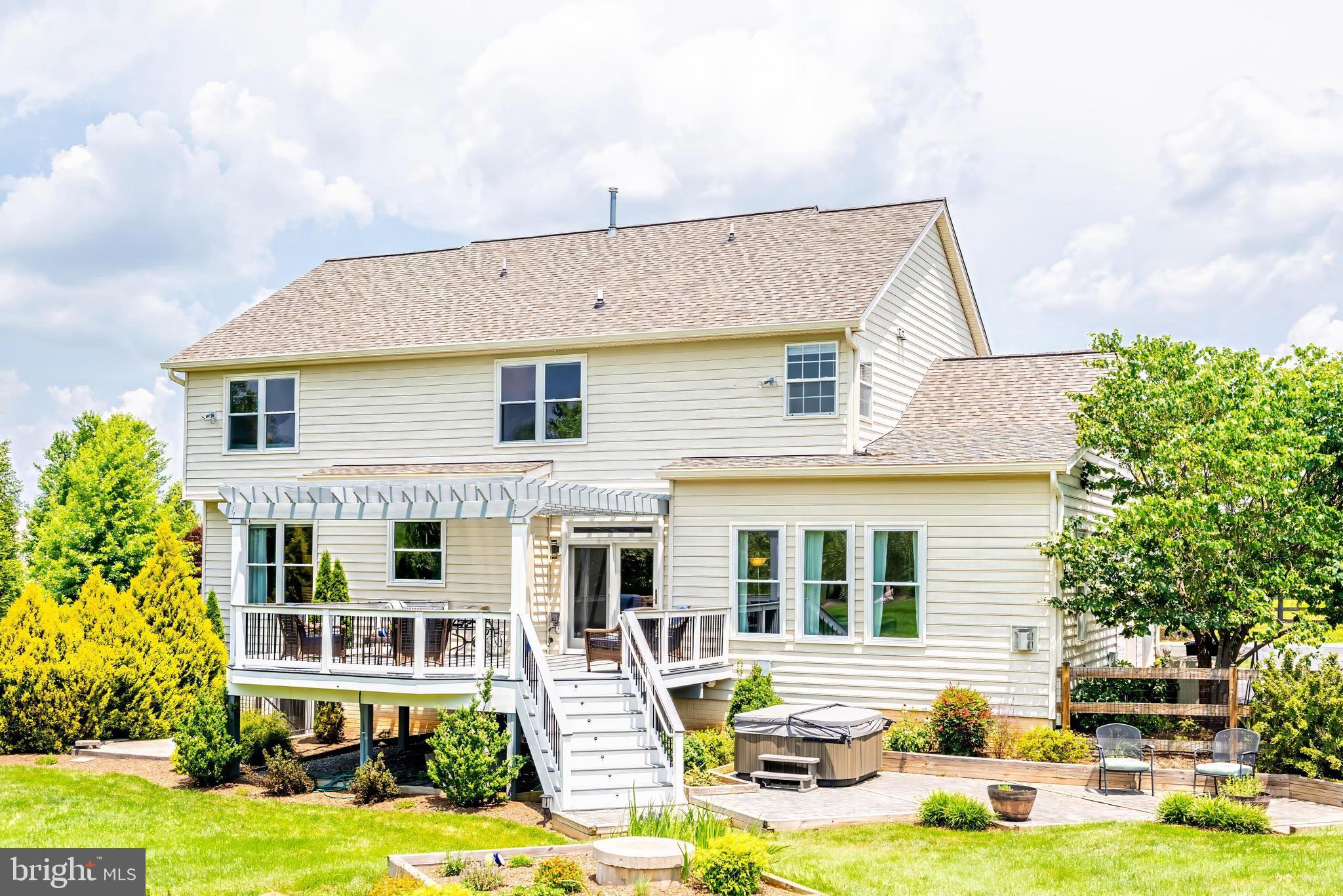 DUTCHMANS CREEK HAMLET - Residential