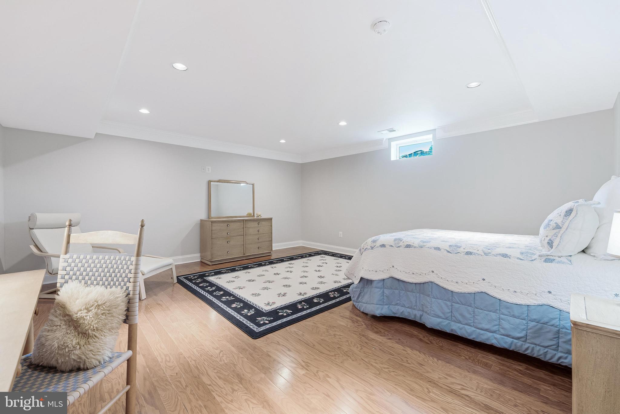 DUTCHMANS CREEK HAMLET - Residential