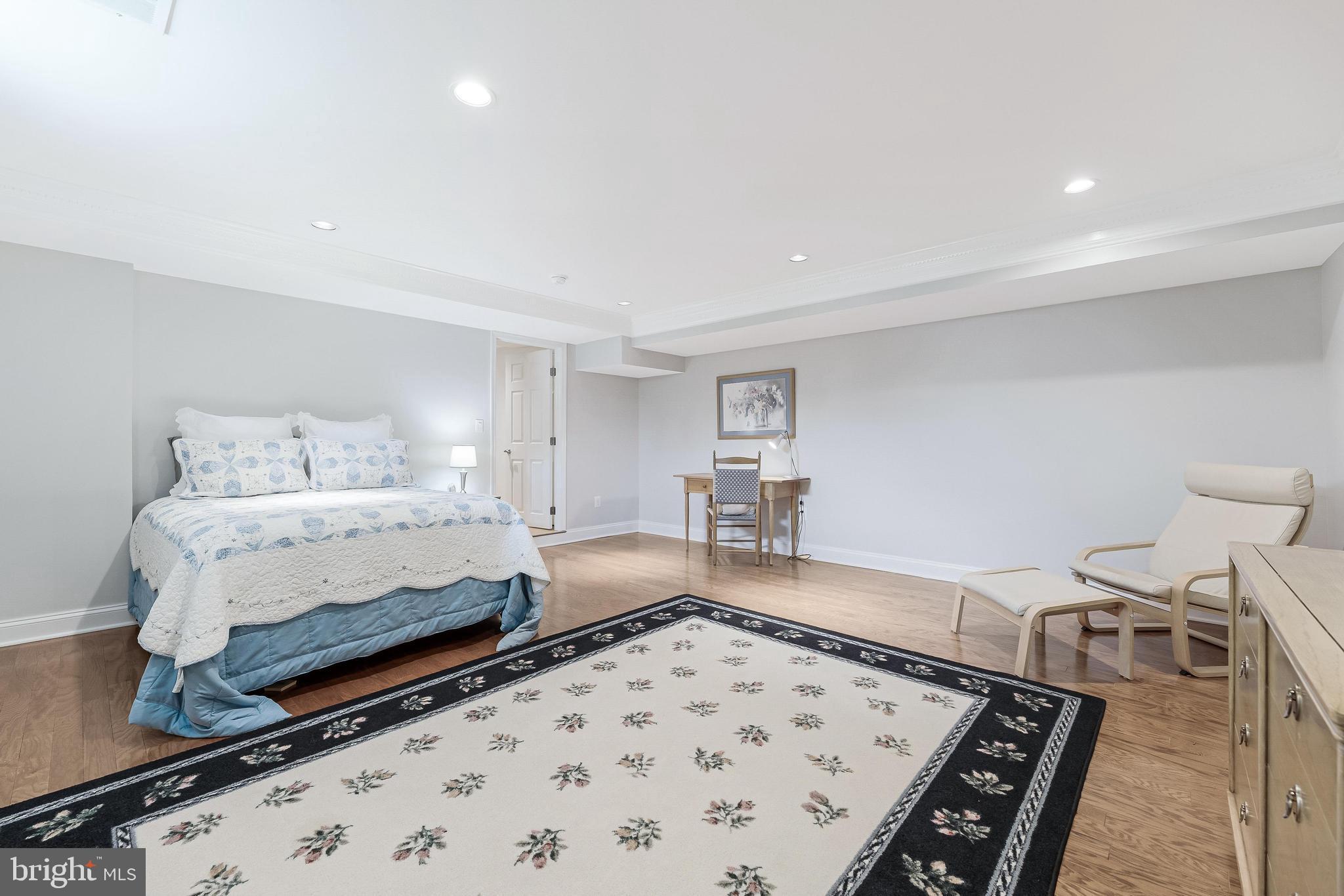 DUTCHMANS CREEK HAMLET - Residential