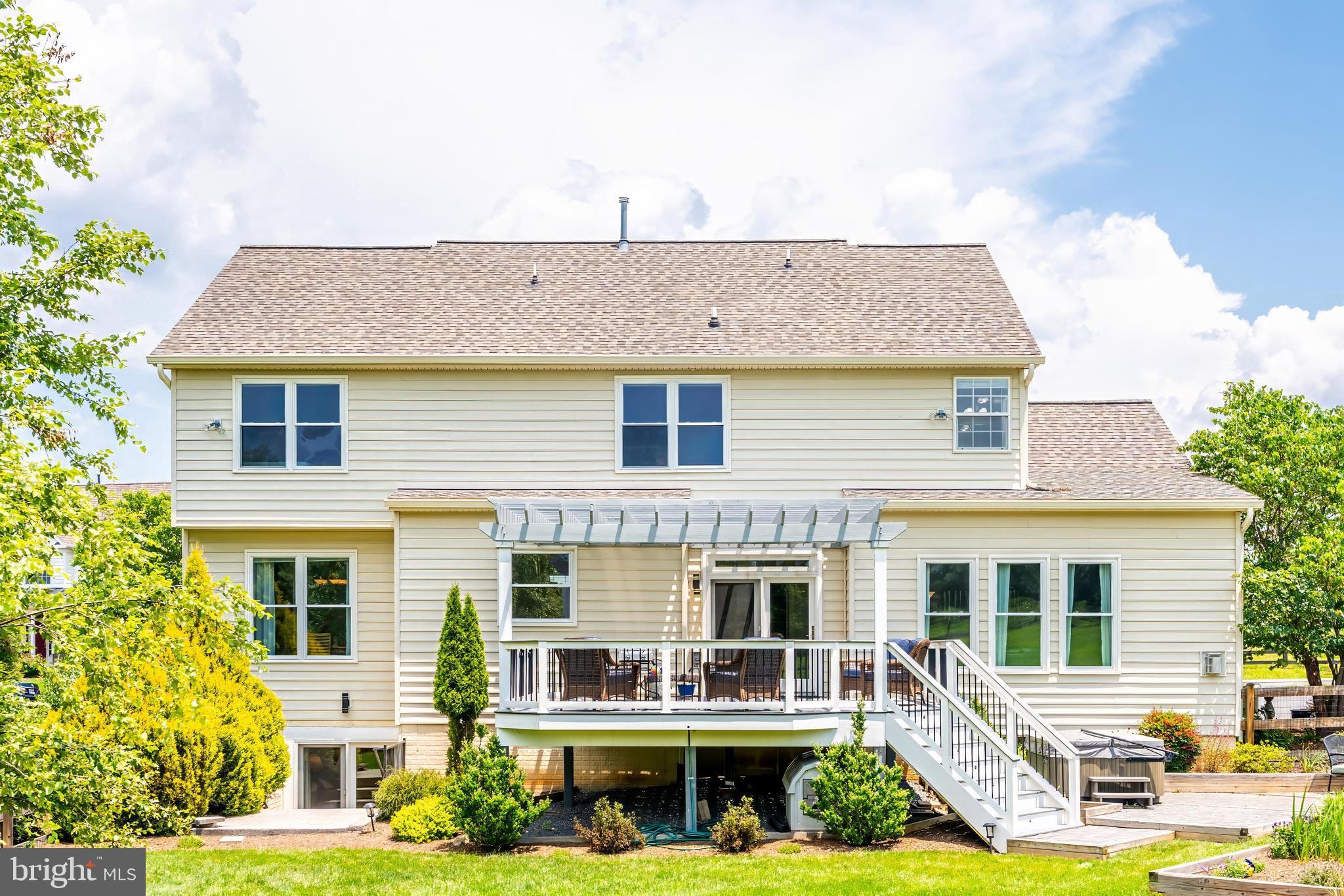 DUTCHMANS CREEK HAMLET - Residential