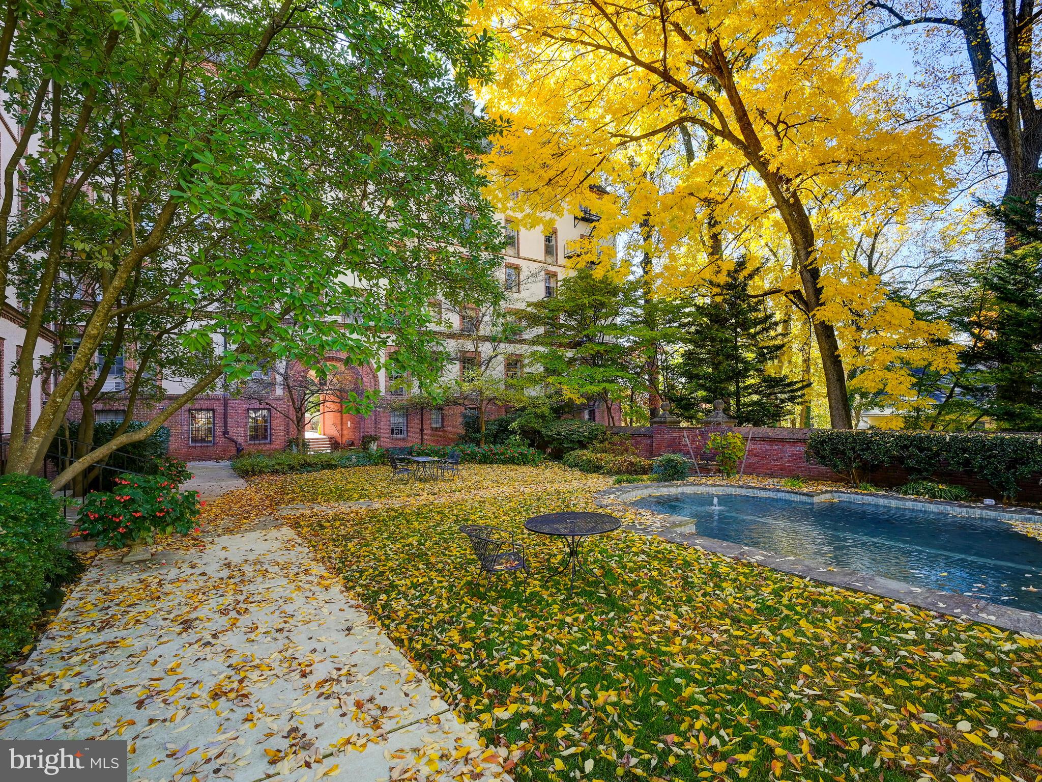 ROLAND PARK - Residential