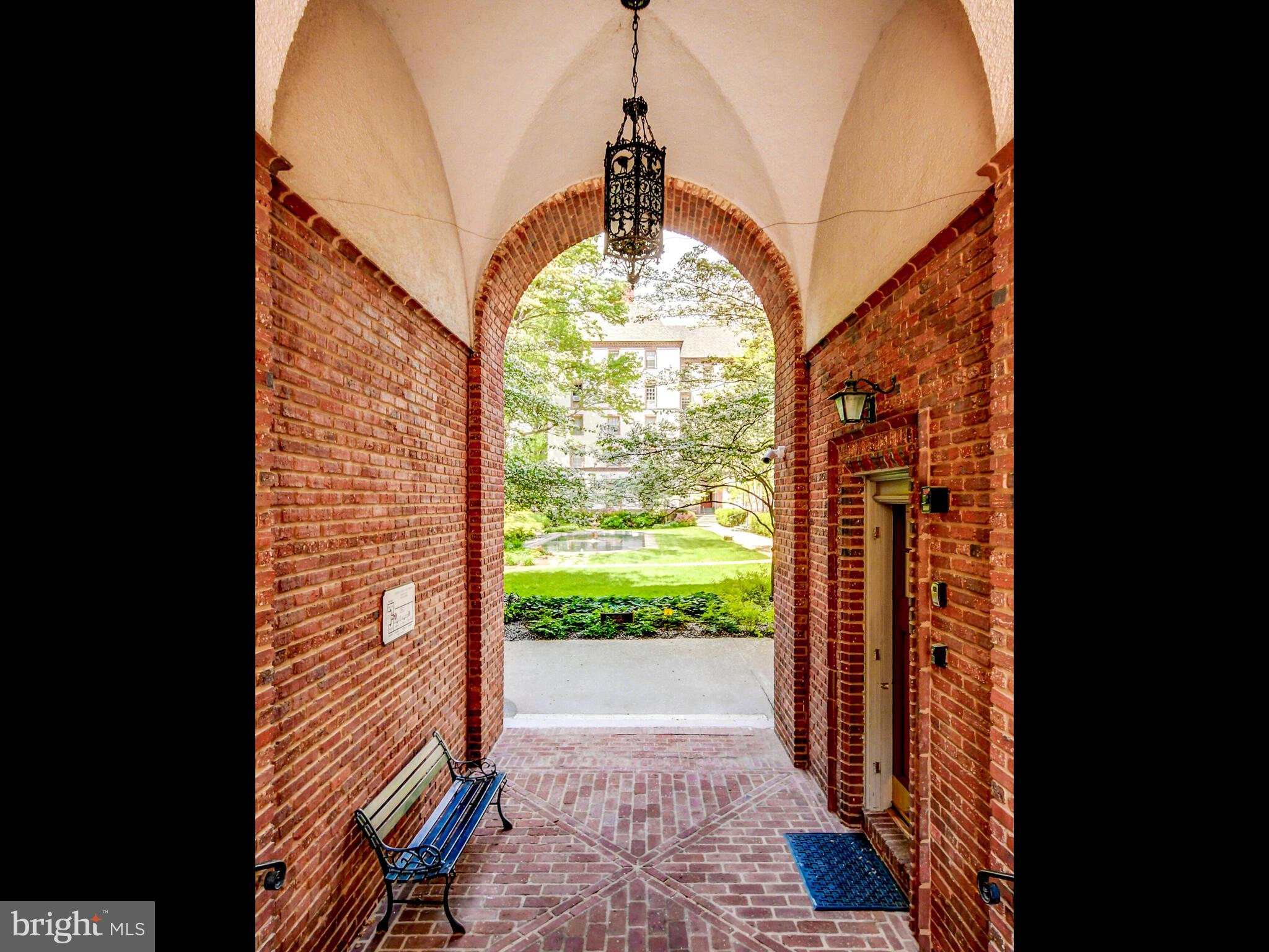 ROLAND PARK - Residential