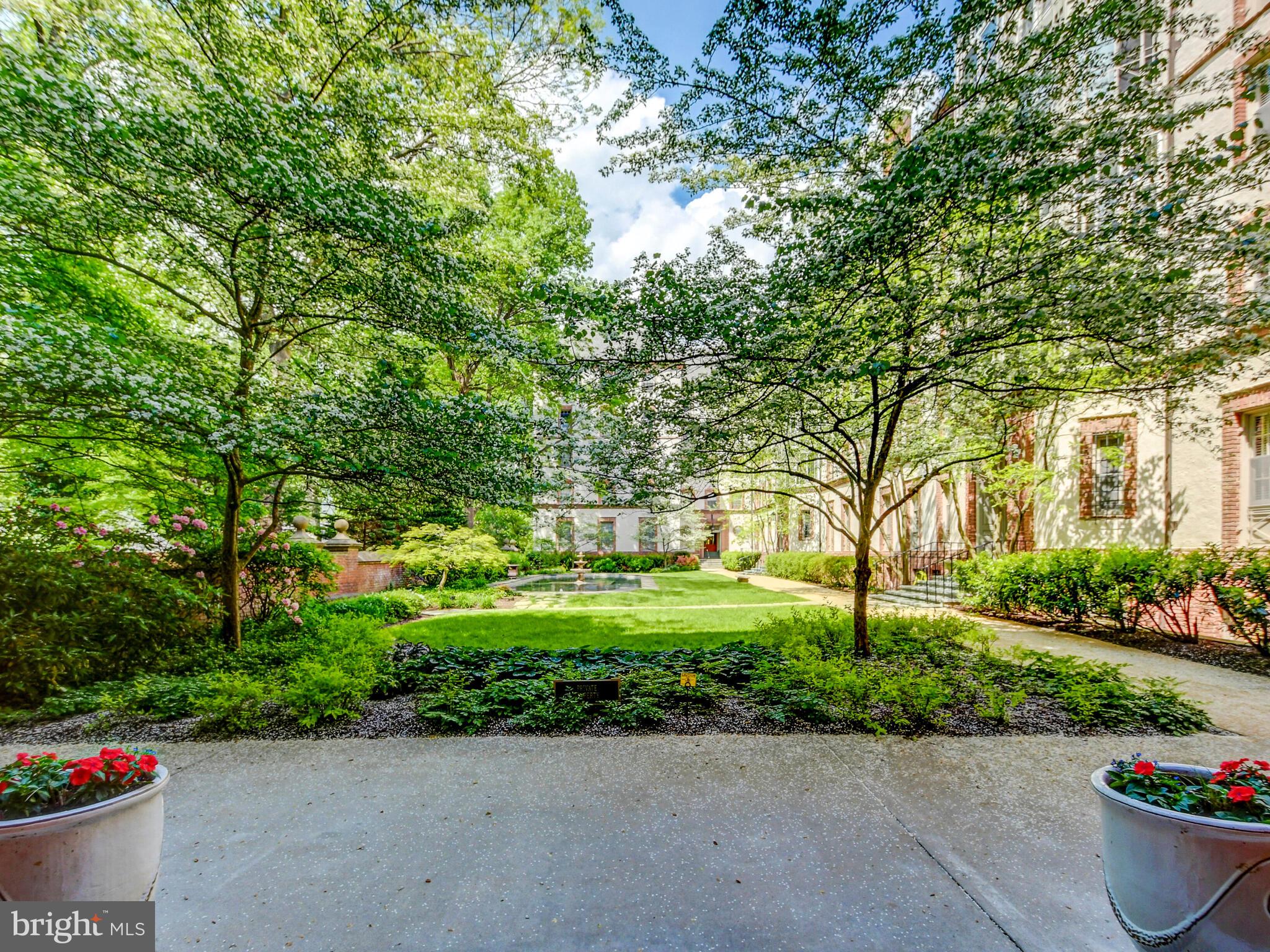 ROLAND PARK - Residential