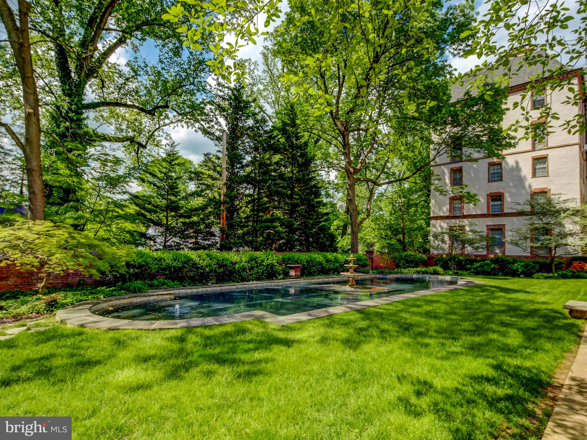 ROLAND PARK - Residential