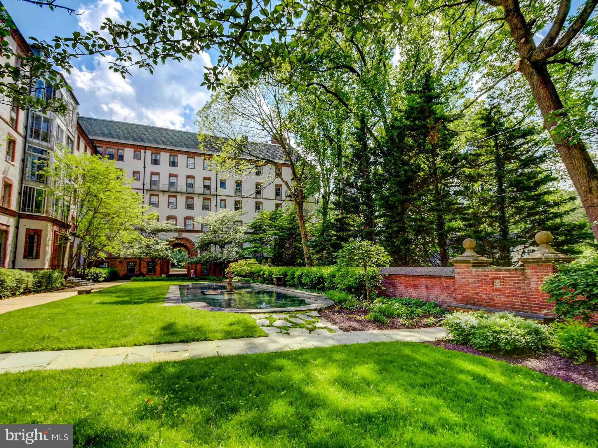 ROLAND PARK - Residential