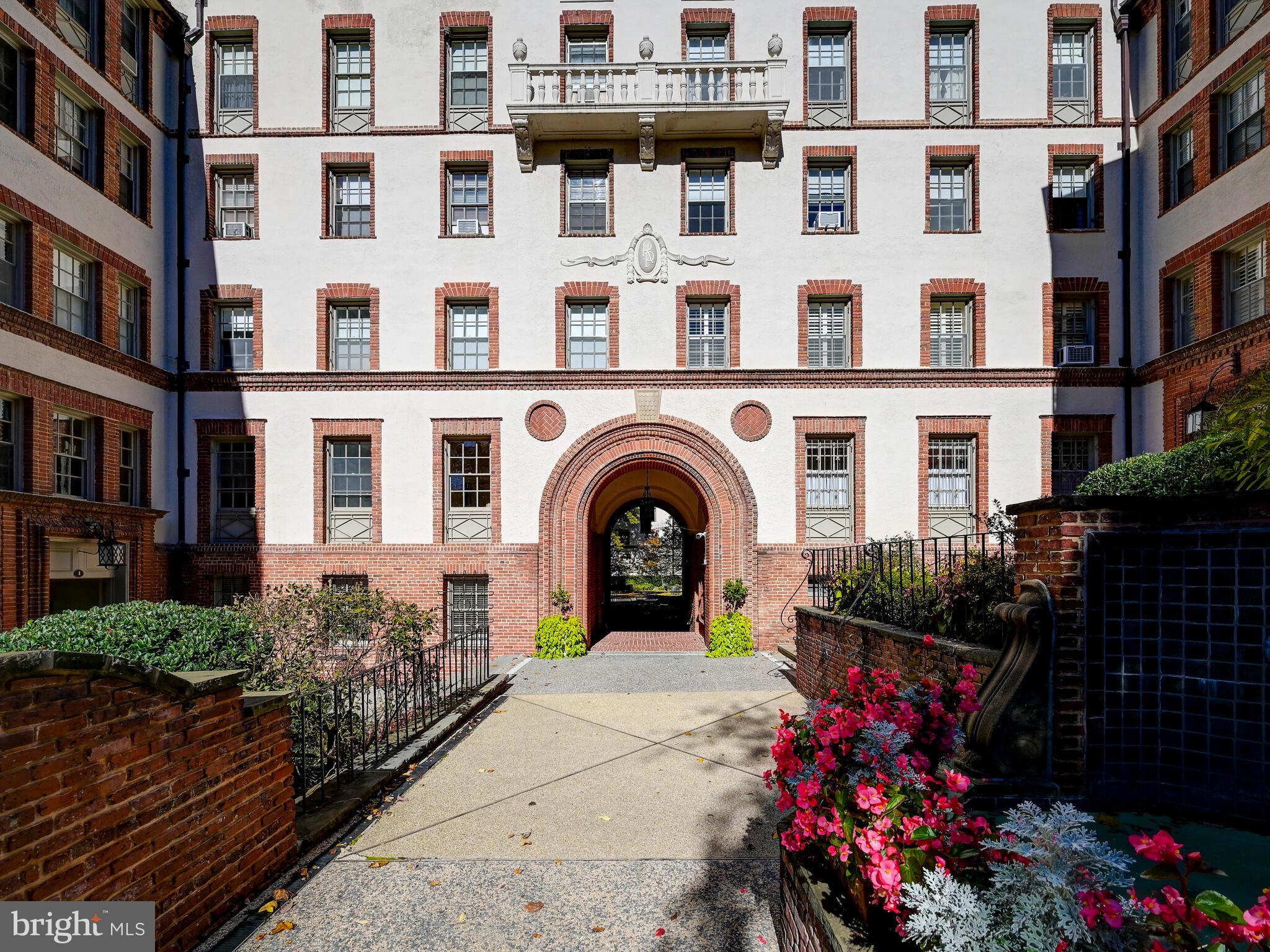 ROLAND PARK - Residential