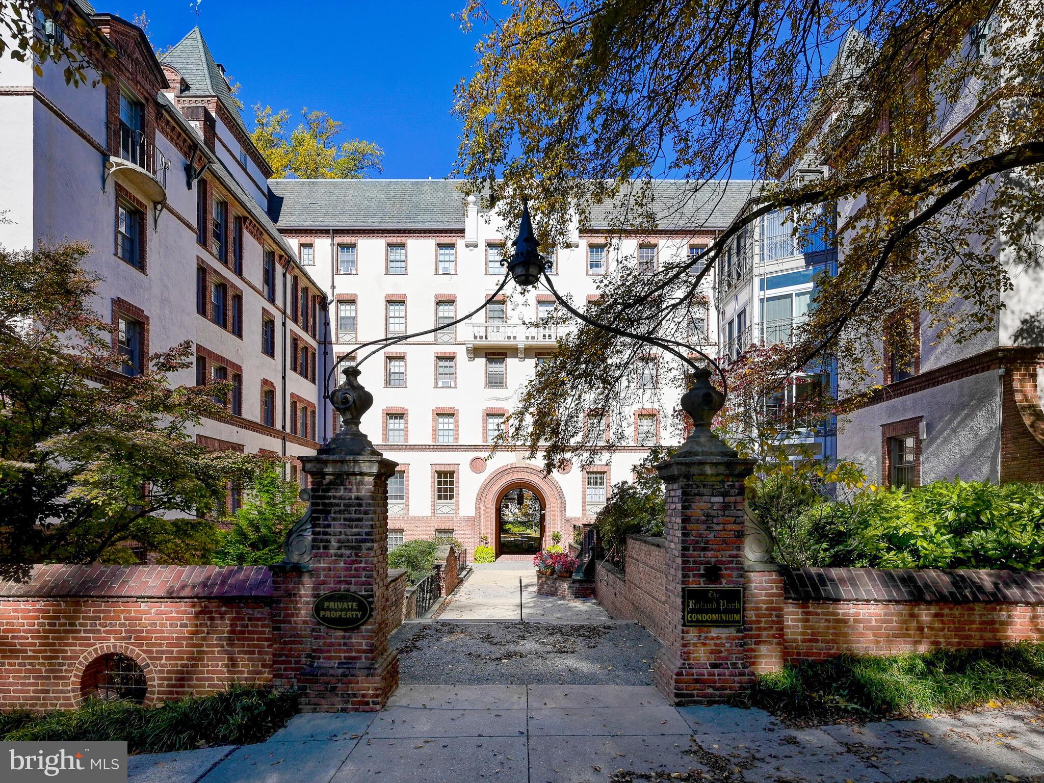 ROLAND PARK - Residential