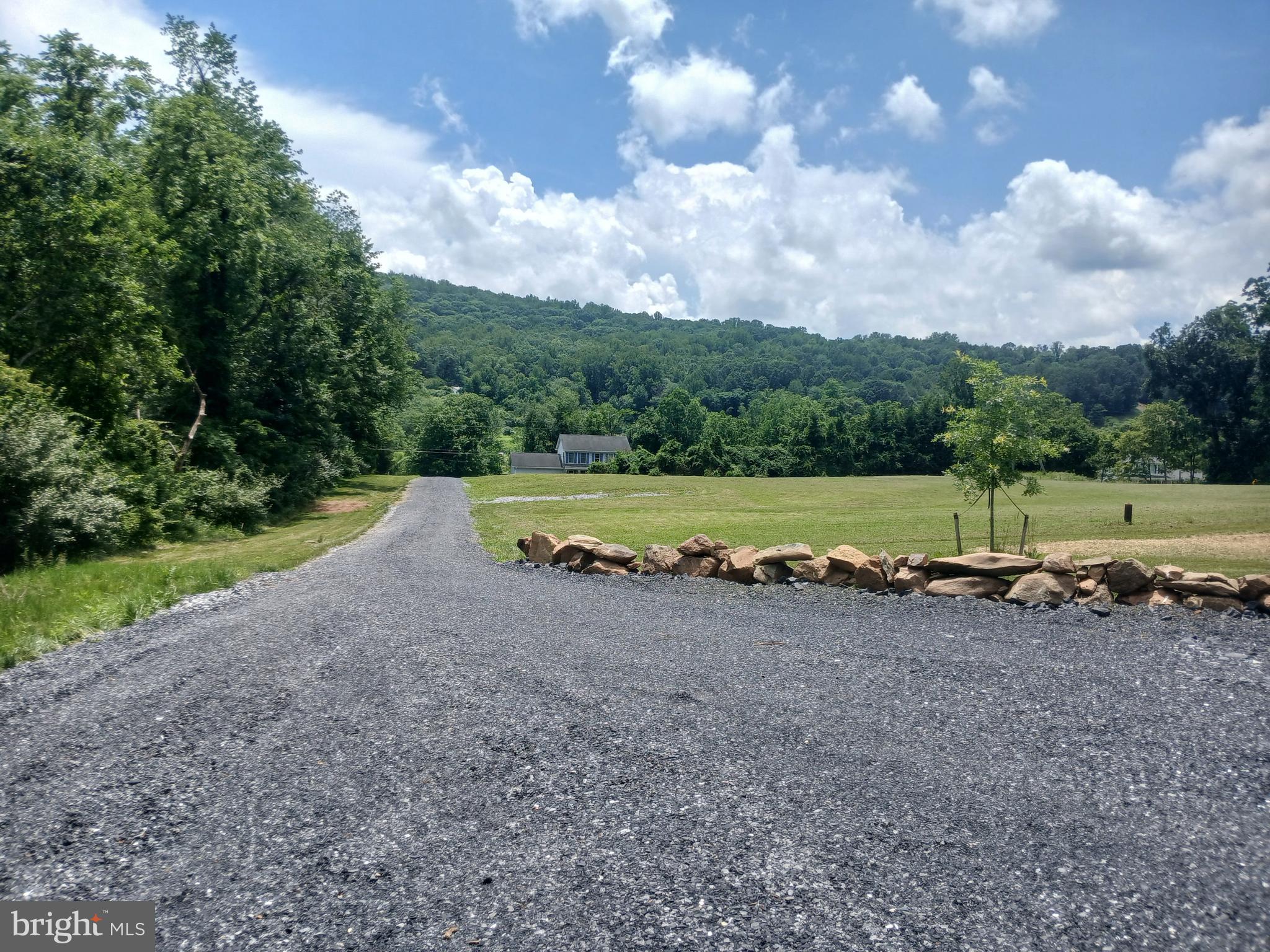 CAROLYNS WAY