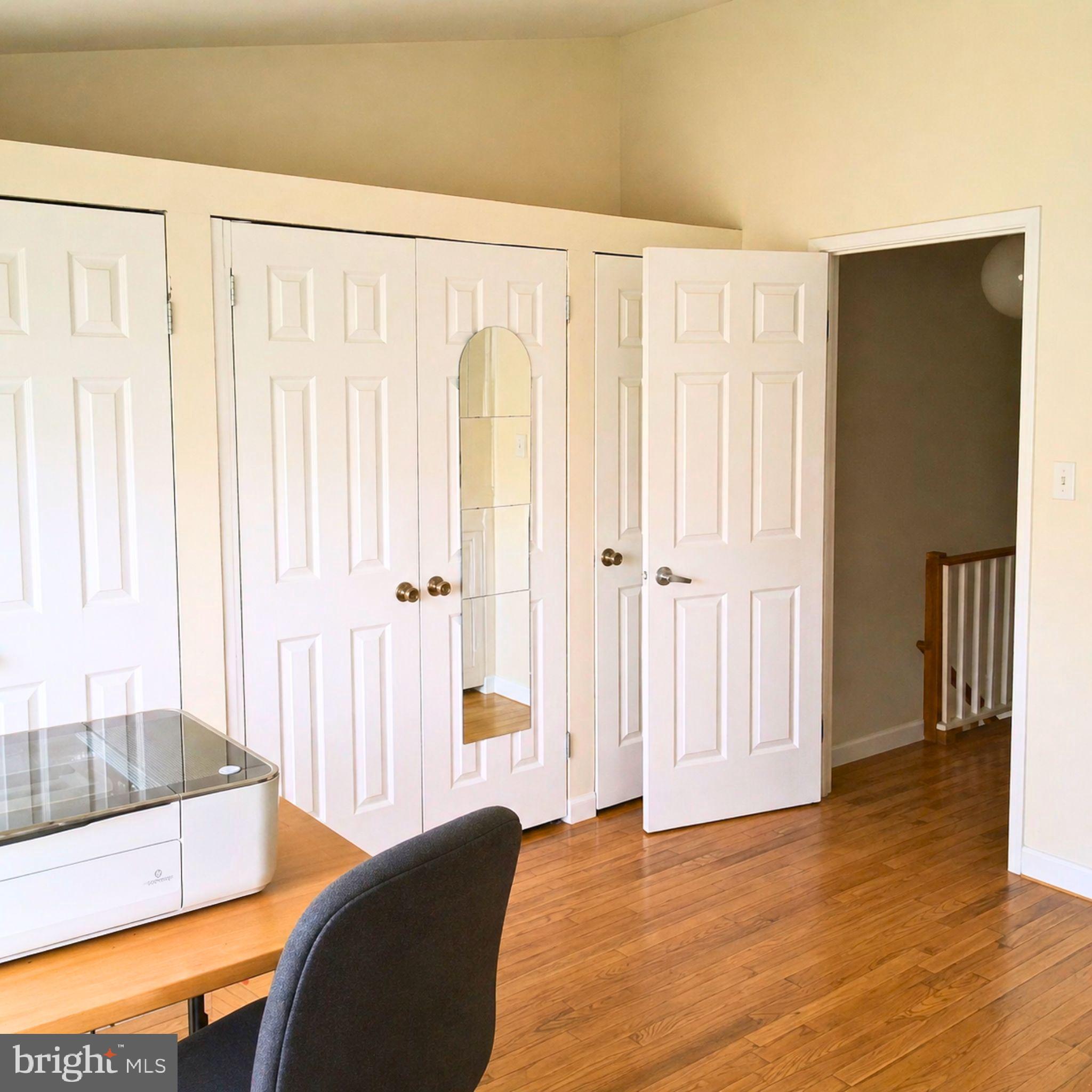RESTON - Residential