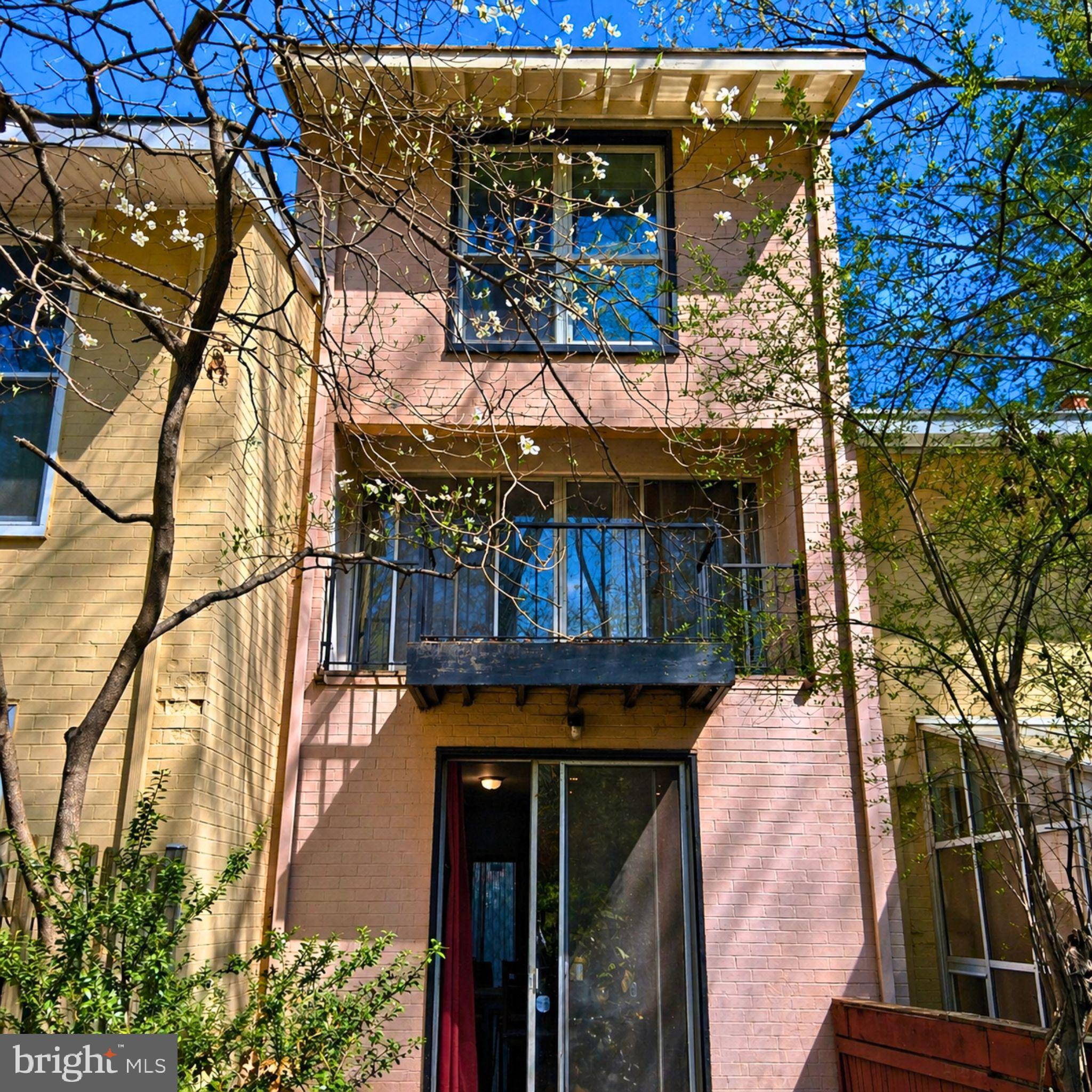 RESTON - Residential