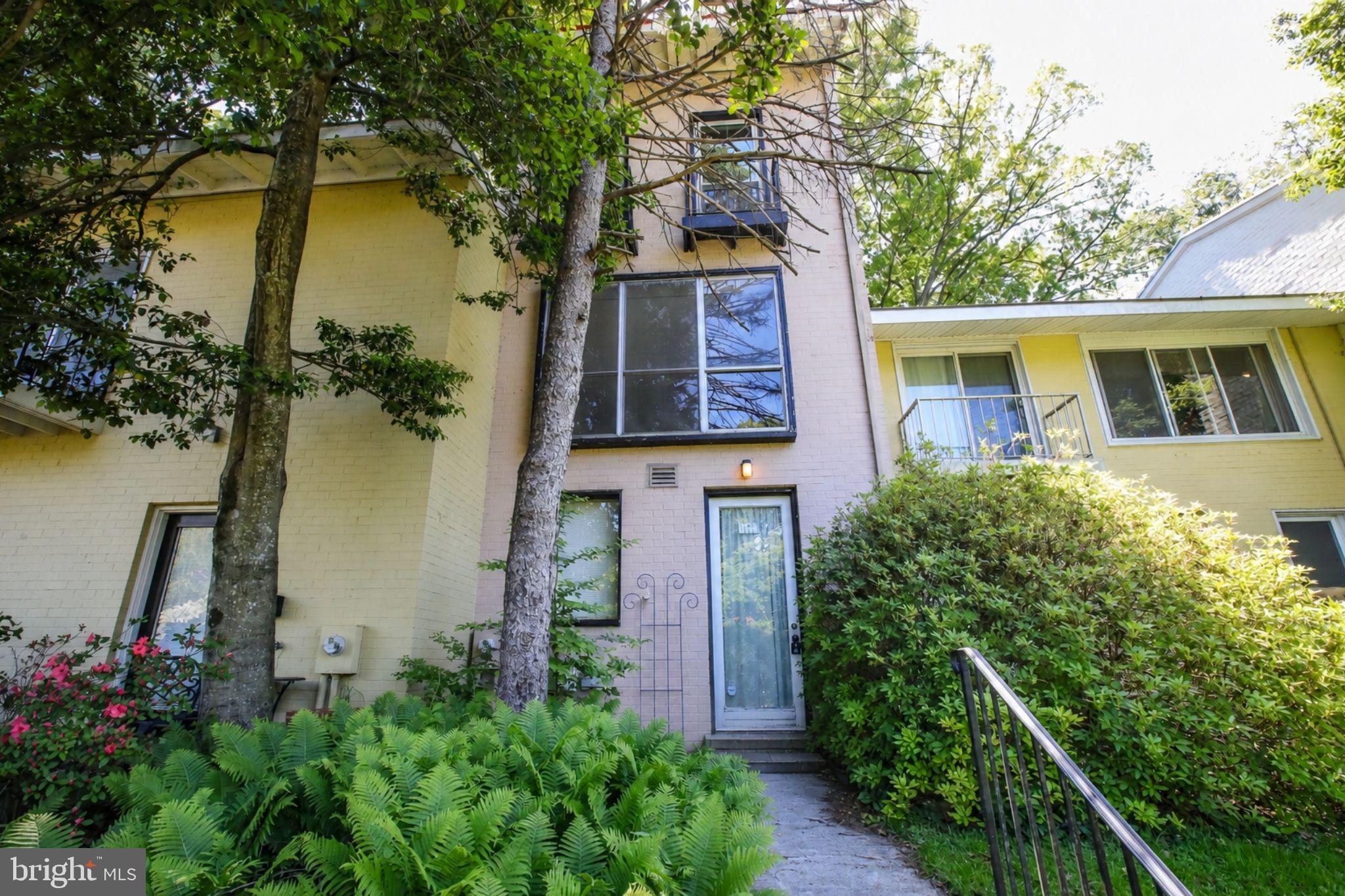 RESTON - Residential