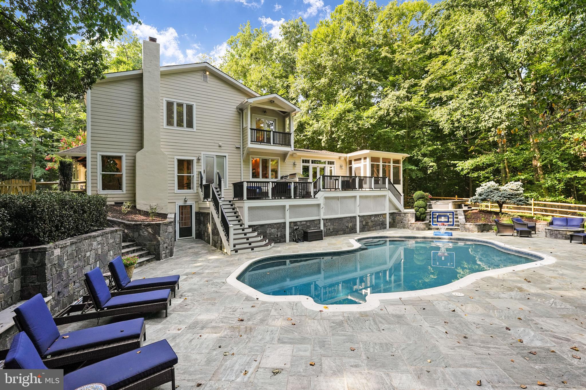 CANTERBURY WOODS - Residential