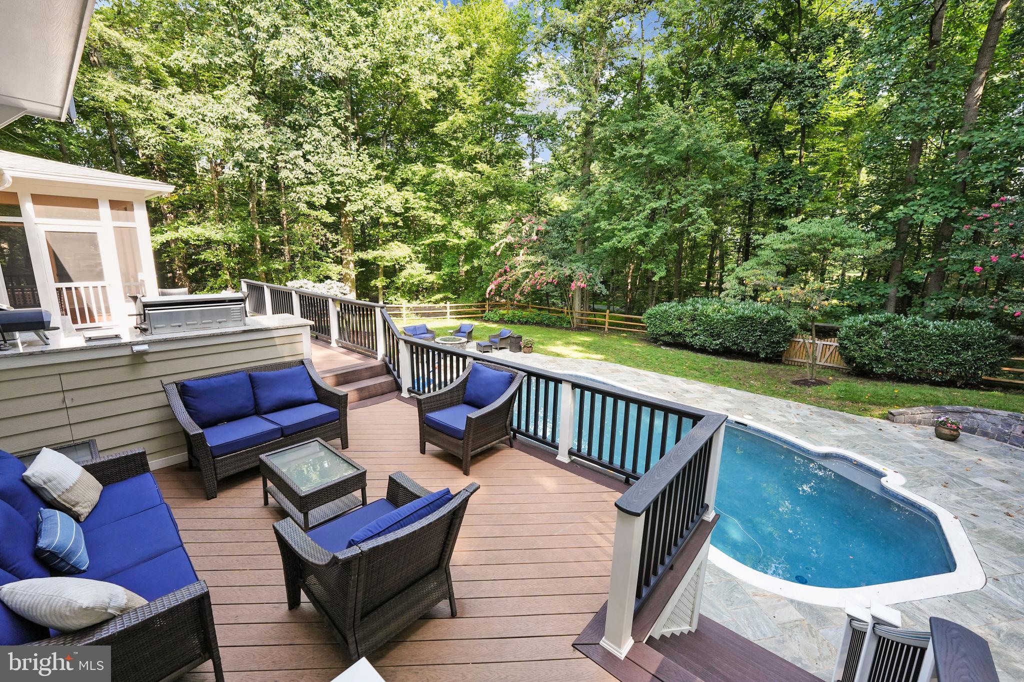 CANTERBURY WOODS - Residential