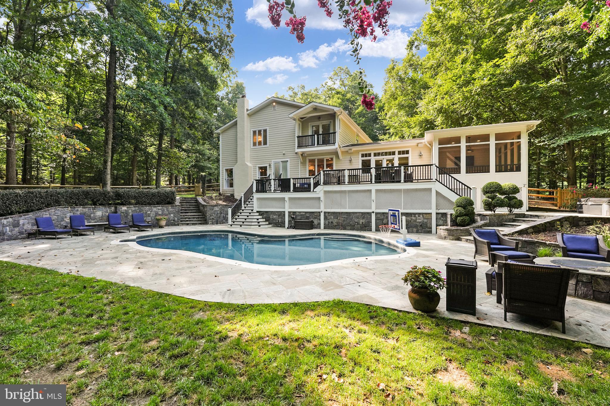 CANTERBURY WOODS - Residential