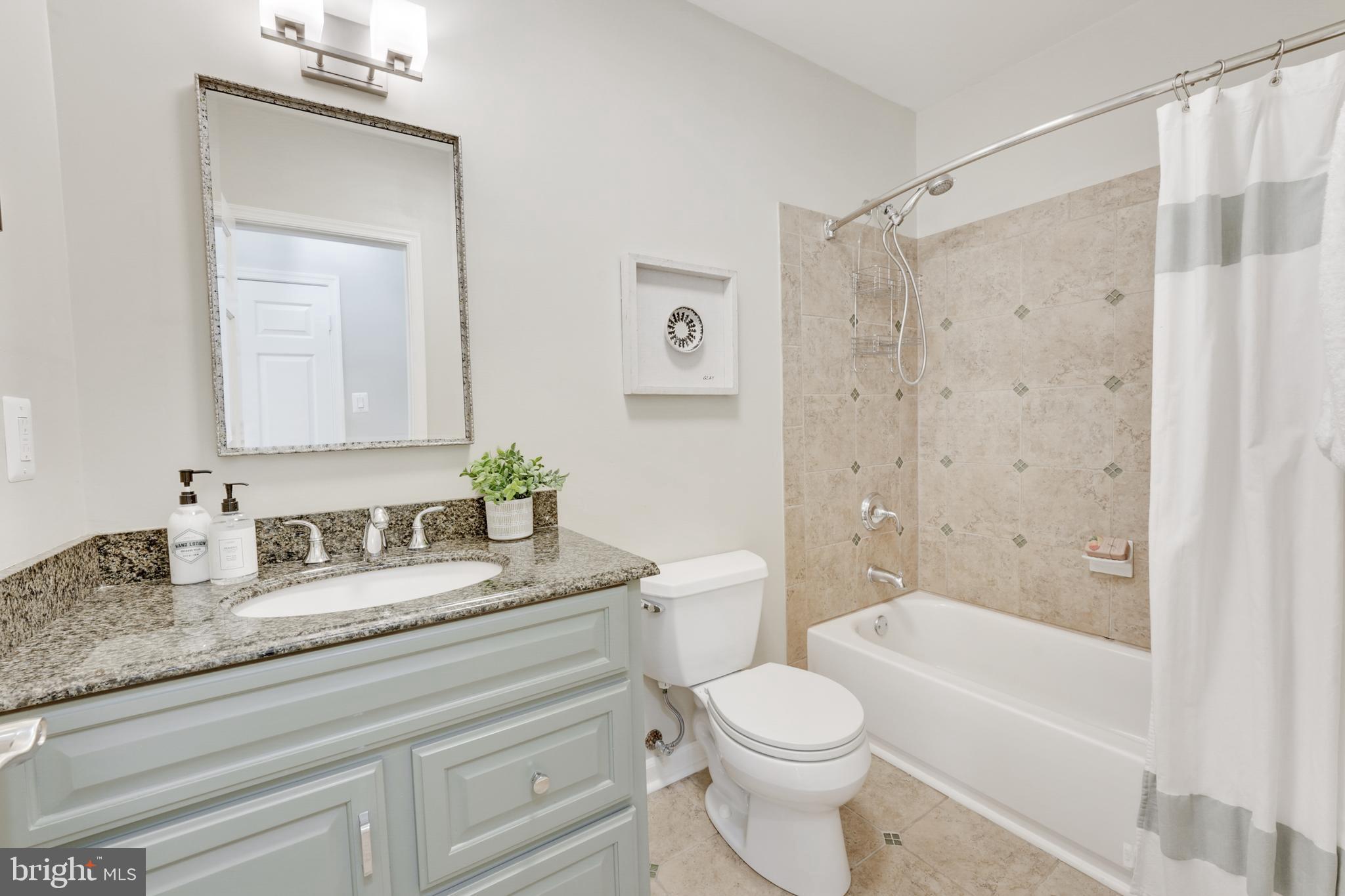 CANTERBURY WOODS - Residential