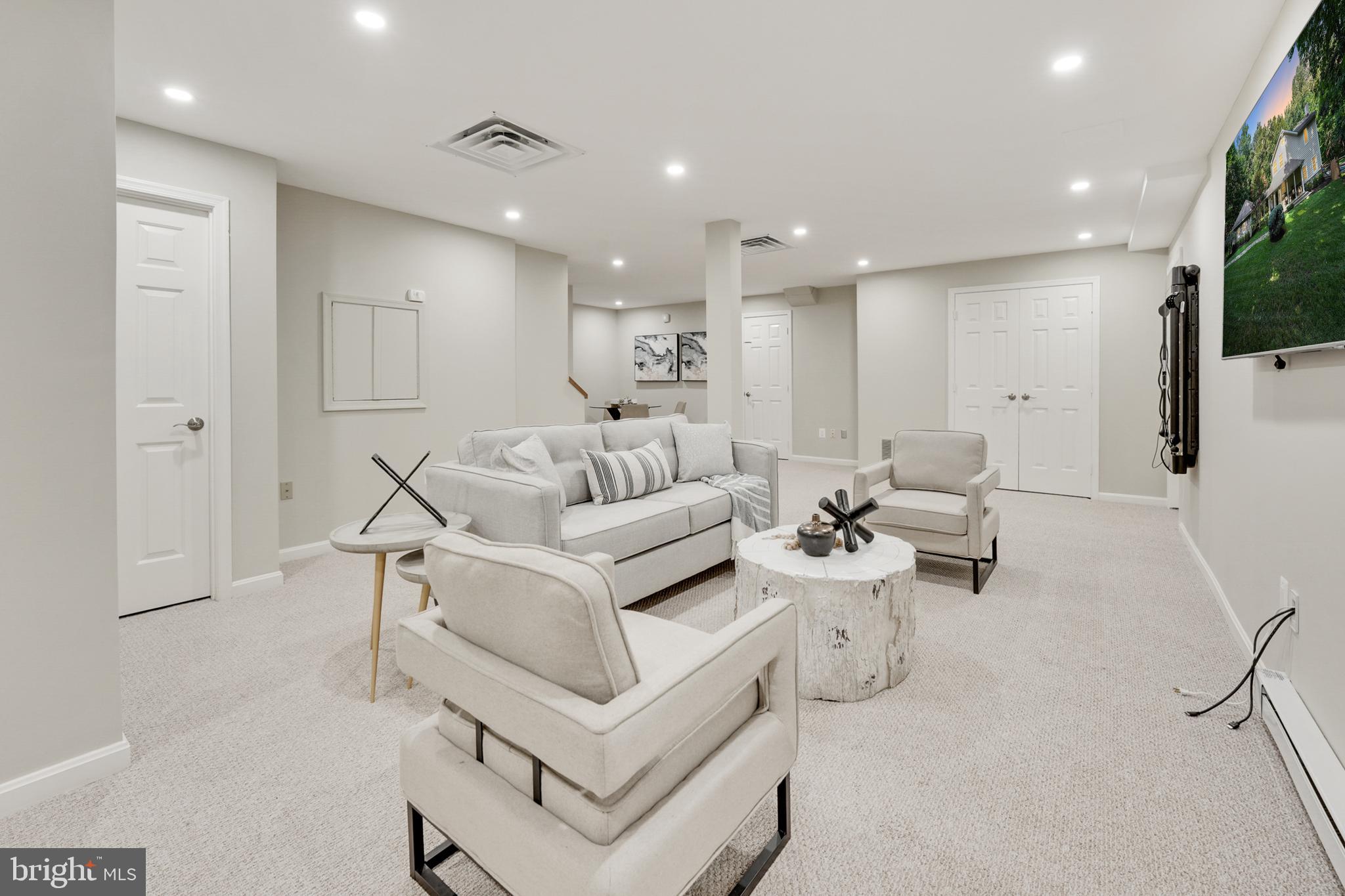 CANTERBURY WOODS - Residential