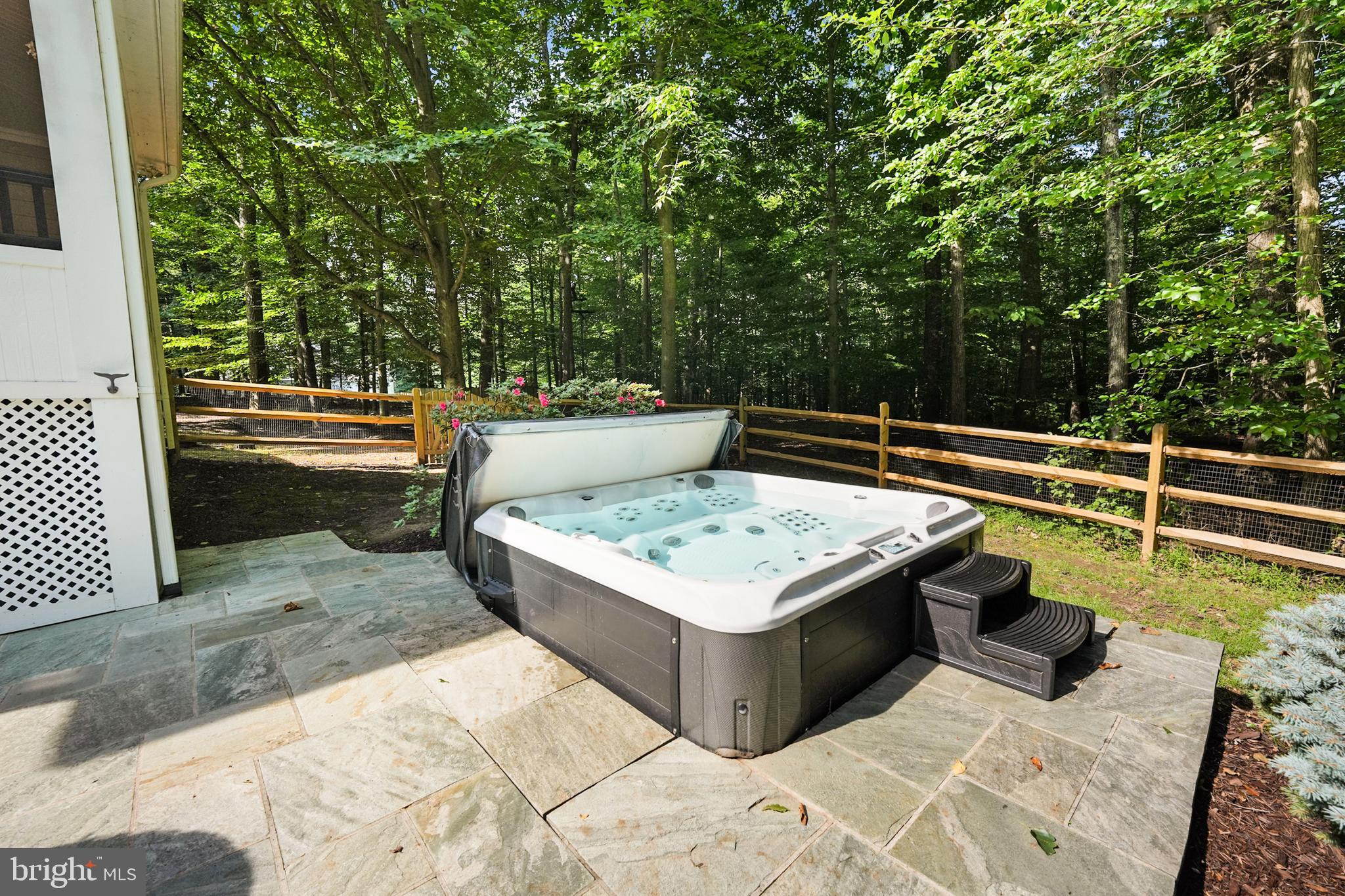 CANTERBURY WOODS - Residential