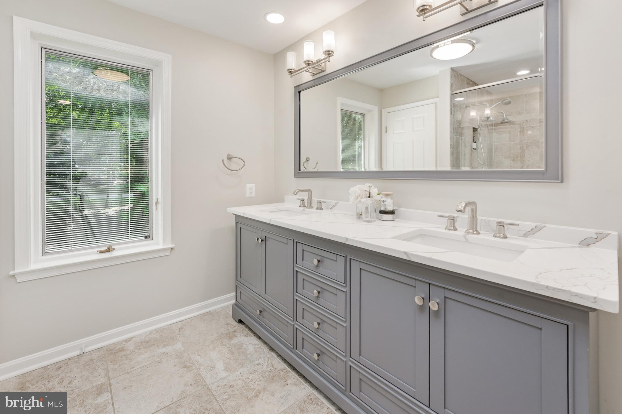 CANTERBURY WOODS - Residential