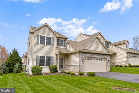 Photo of 4 Stonecrest Trail, ELIZABETHTOWN, PA 17022 (MLS # PALA2067762)