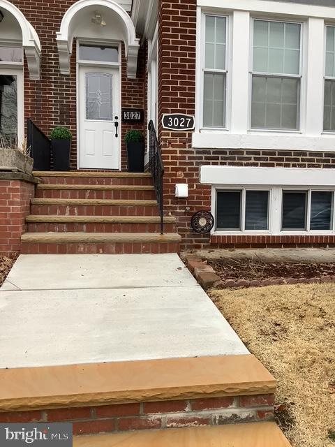 Townhouse For Rent - 3027 Shannon Drive<br/> BALTIMORE, MD 21213