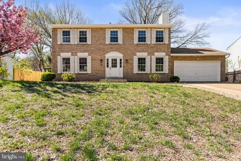 13 Alexandria Overlook Drive, Oxon Hill, MD MLS: MDPG2146804