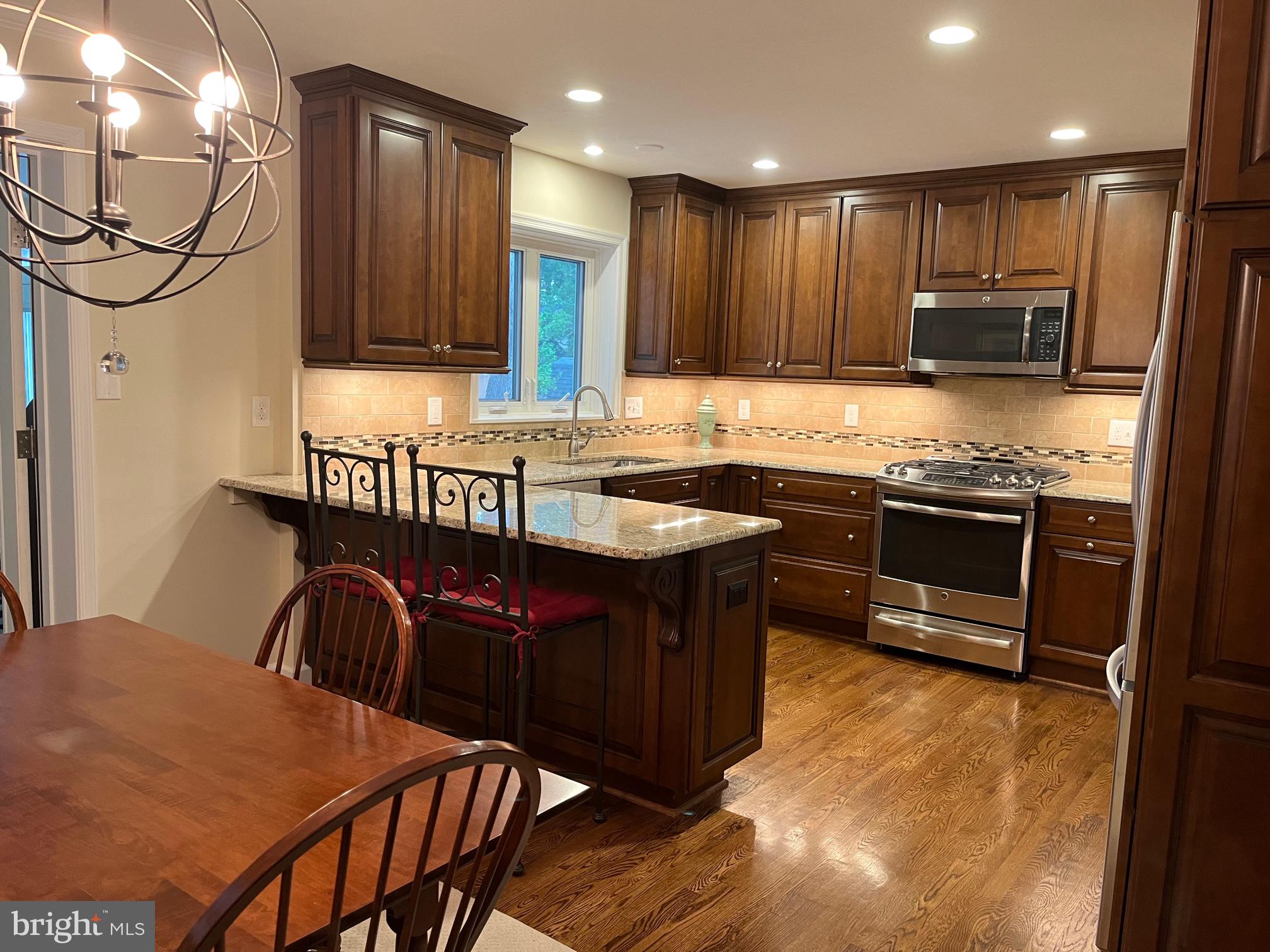 WAYNEWOOD - Residential Lease