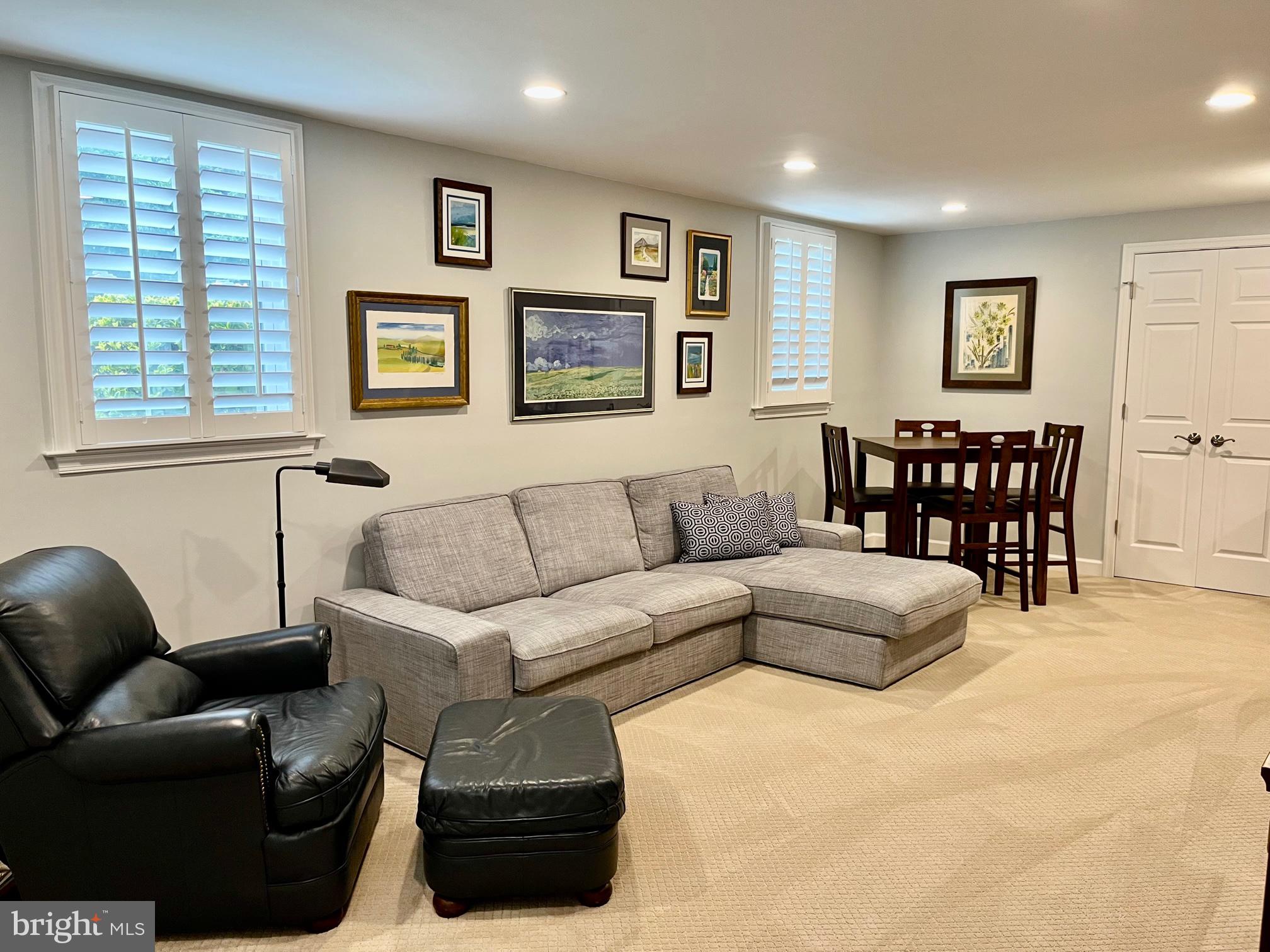 WAYNEWOOD - Residential Lease