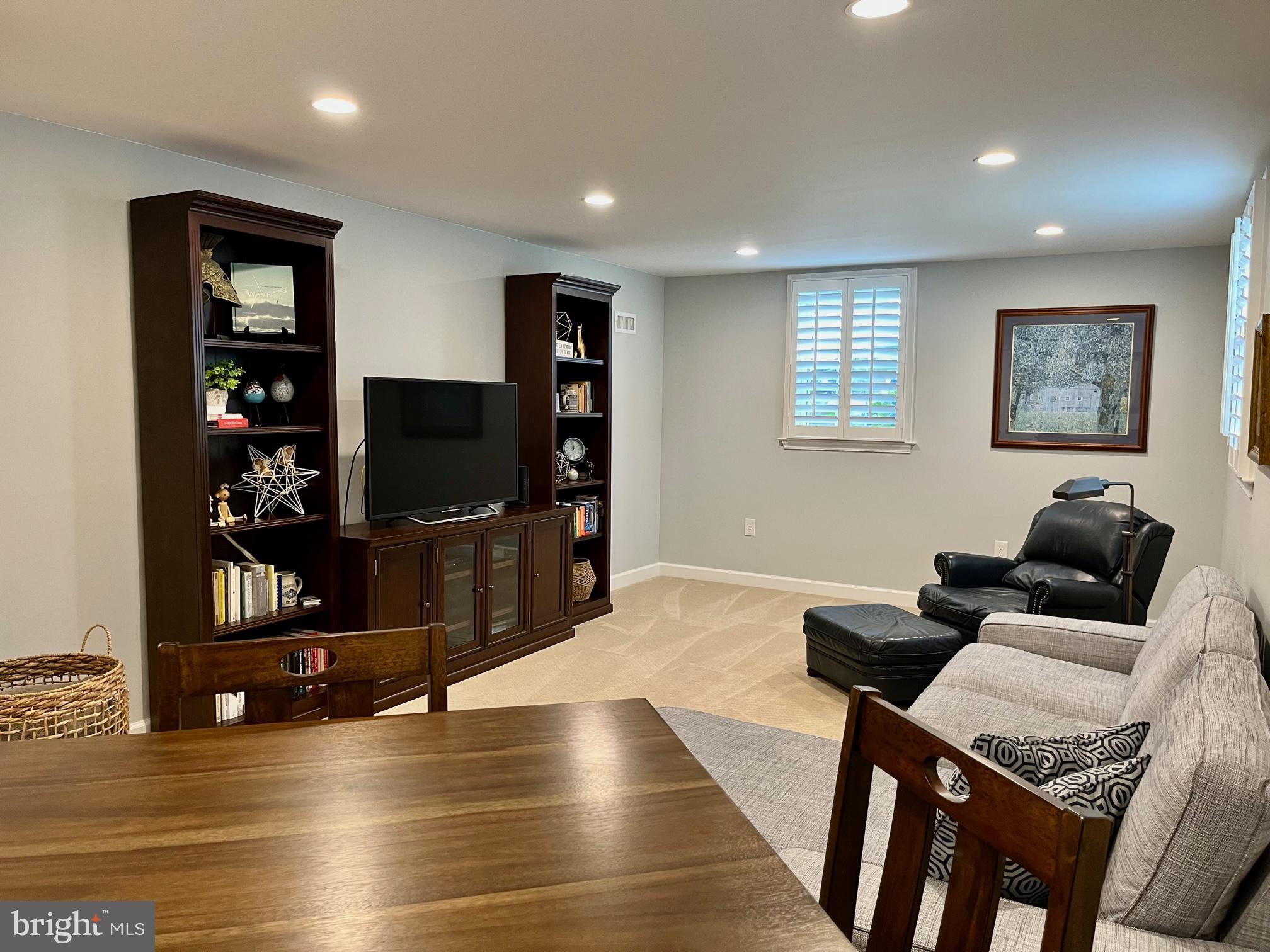 WAYNEWOOD - Residential Lease