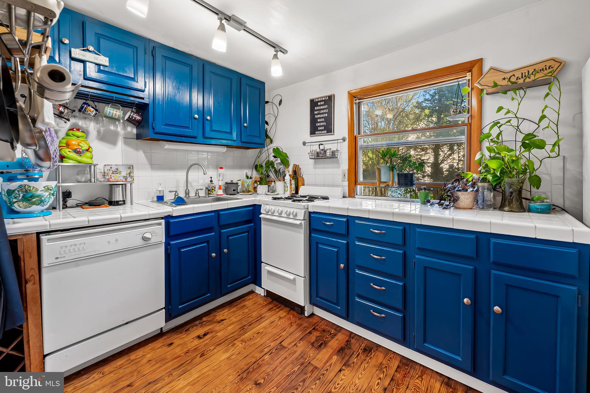 MOUNT WASHINGTON - Residential