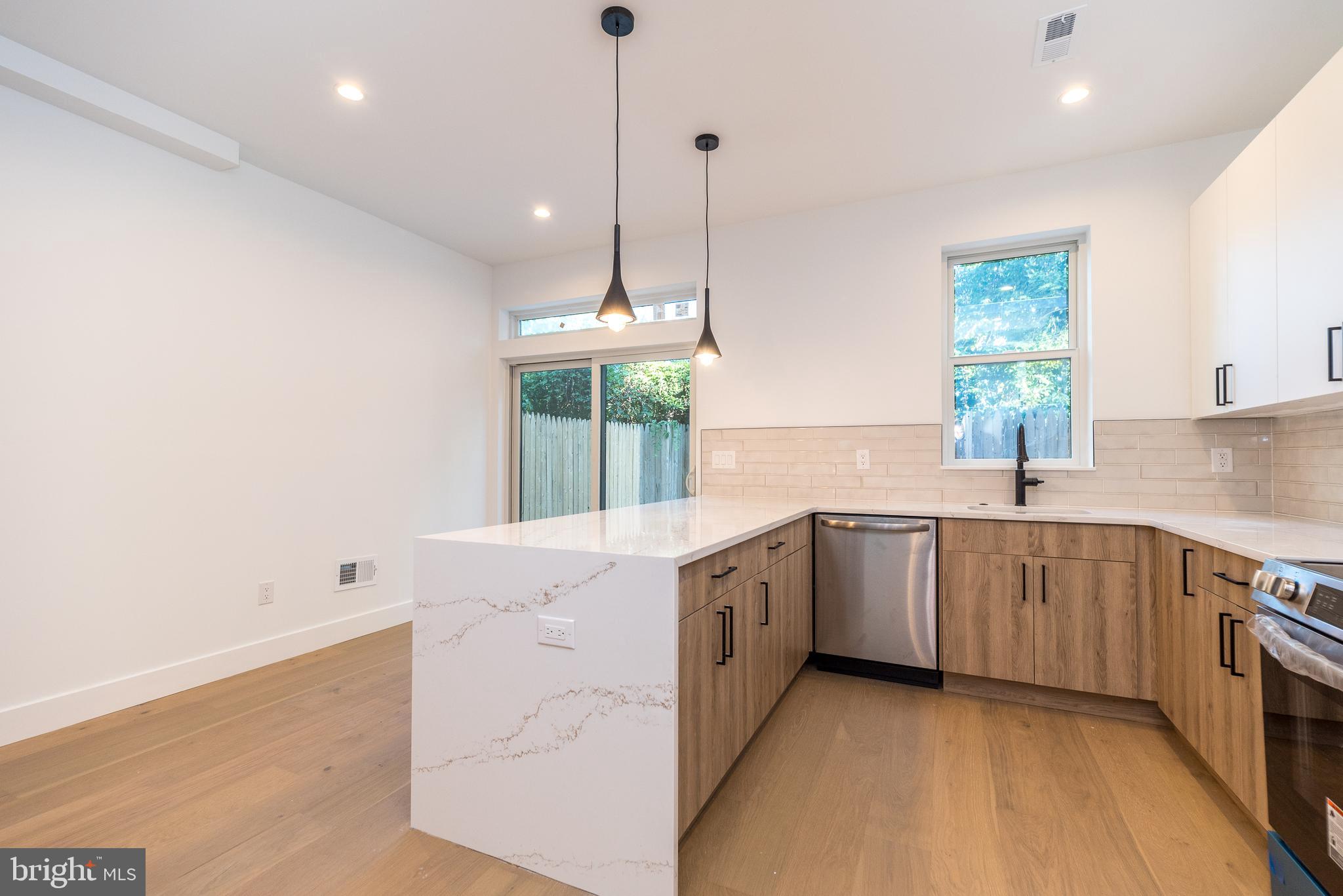 GERMANTOWN (EAST) - Residential Lease