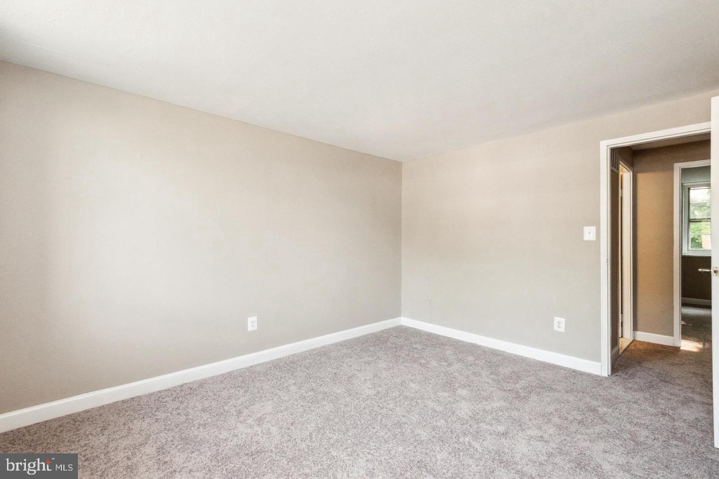 WINDMILL SQUARE - Residential Lease