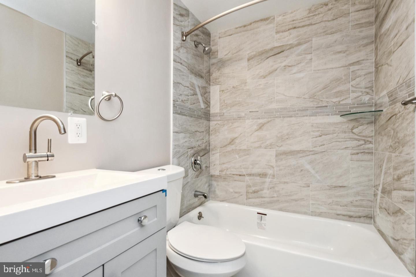 WINDMILL SQUARE - Residential Lease